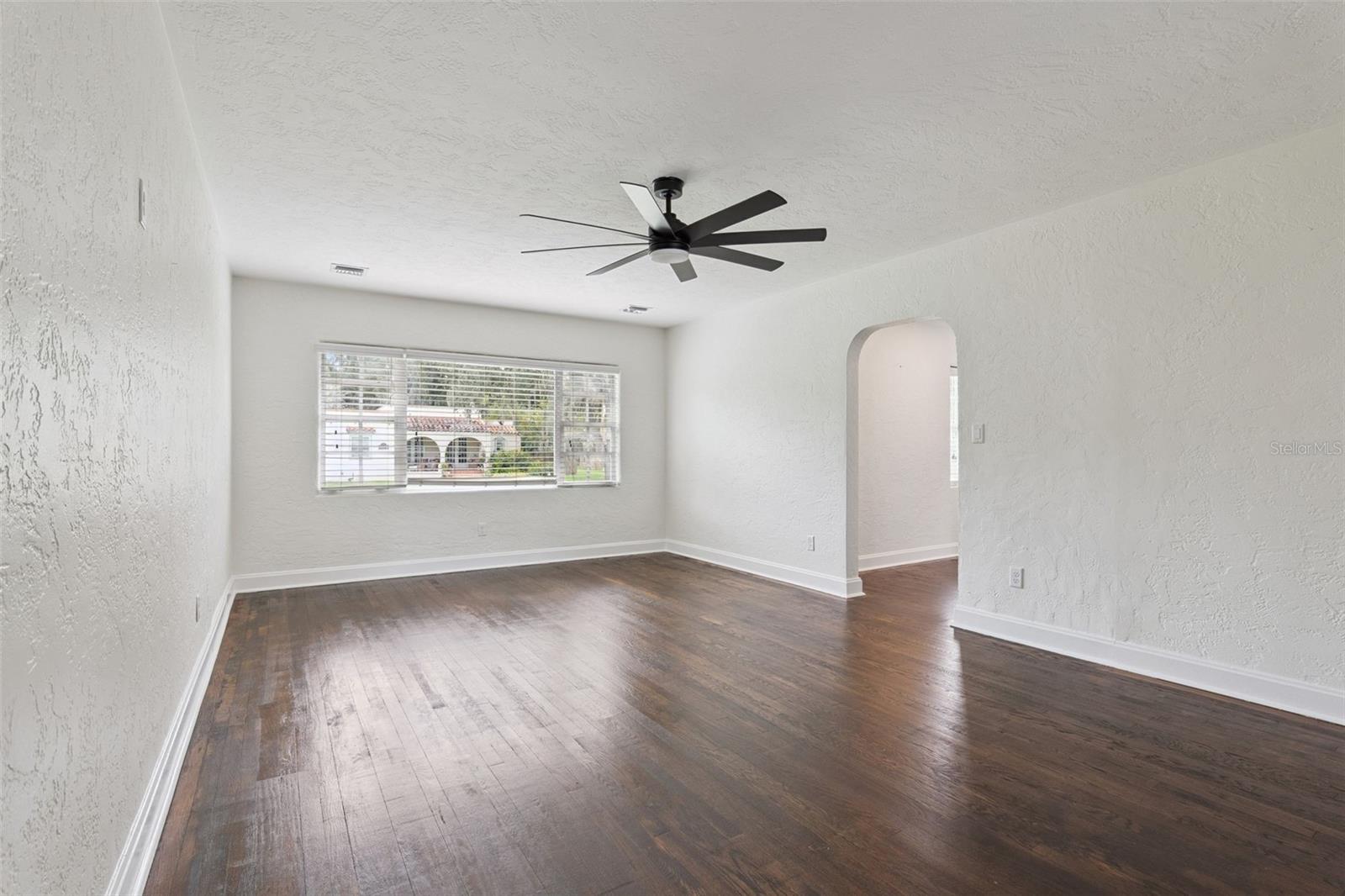 207 S SUMMERLIN AVE