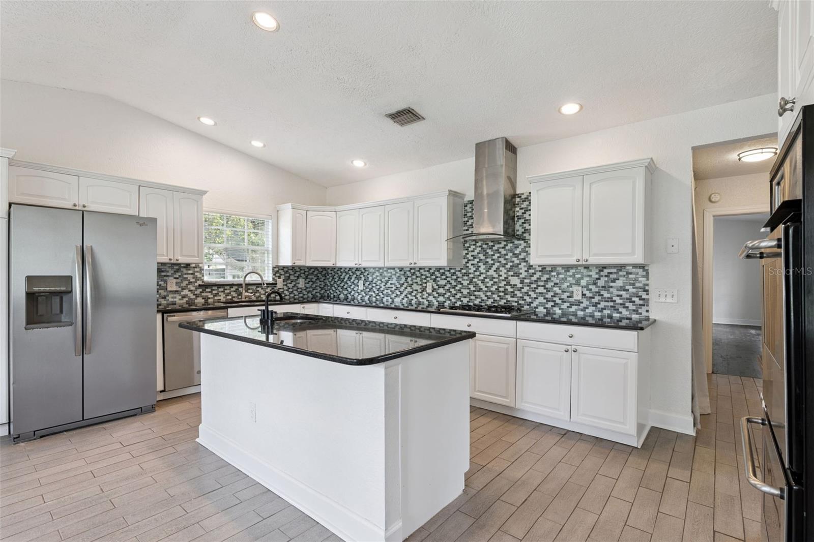 207 S SUMMERLIN AVE