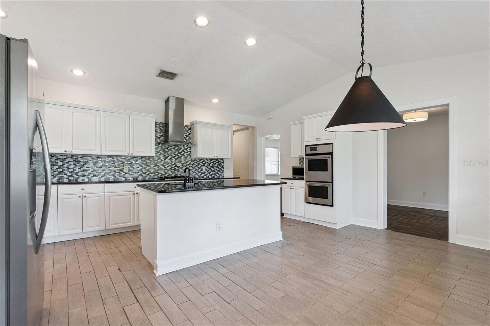 207 S SUMMERLIN AVE