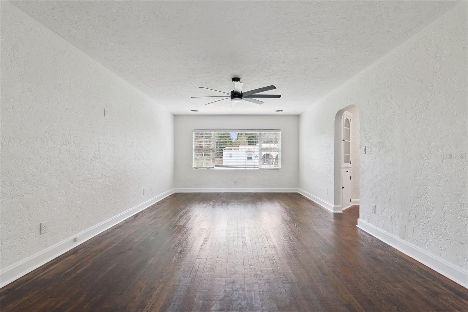 207 S SUMMERLIN AVE