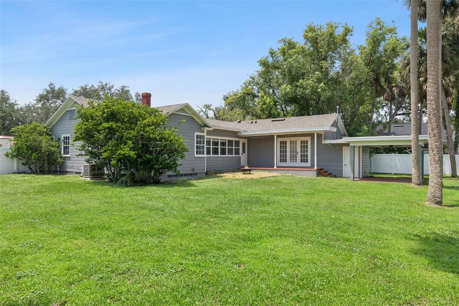 207 S SUMMERLIN AVE