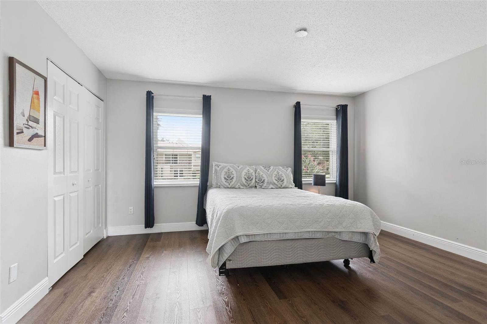 820 PARK LAKE CIR #11