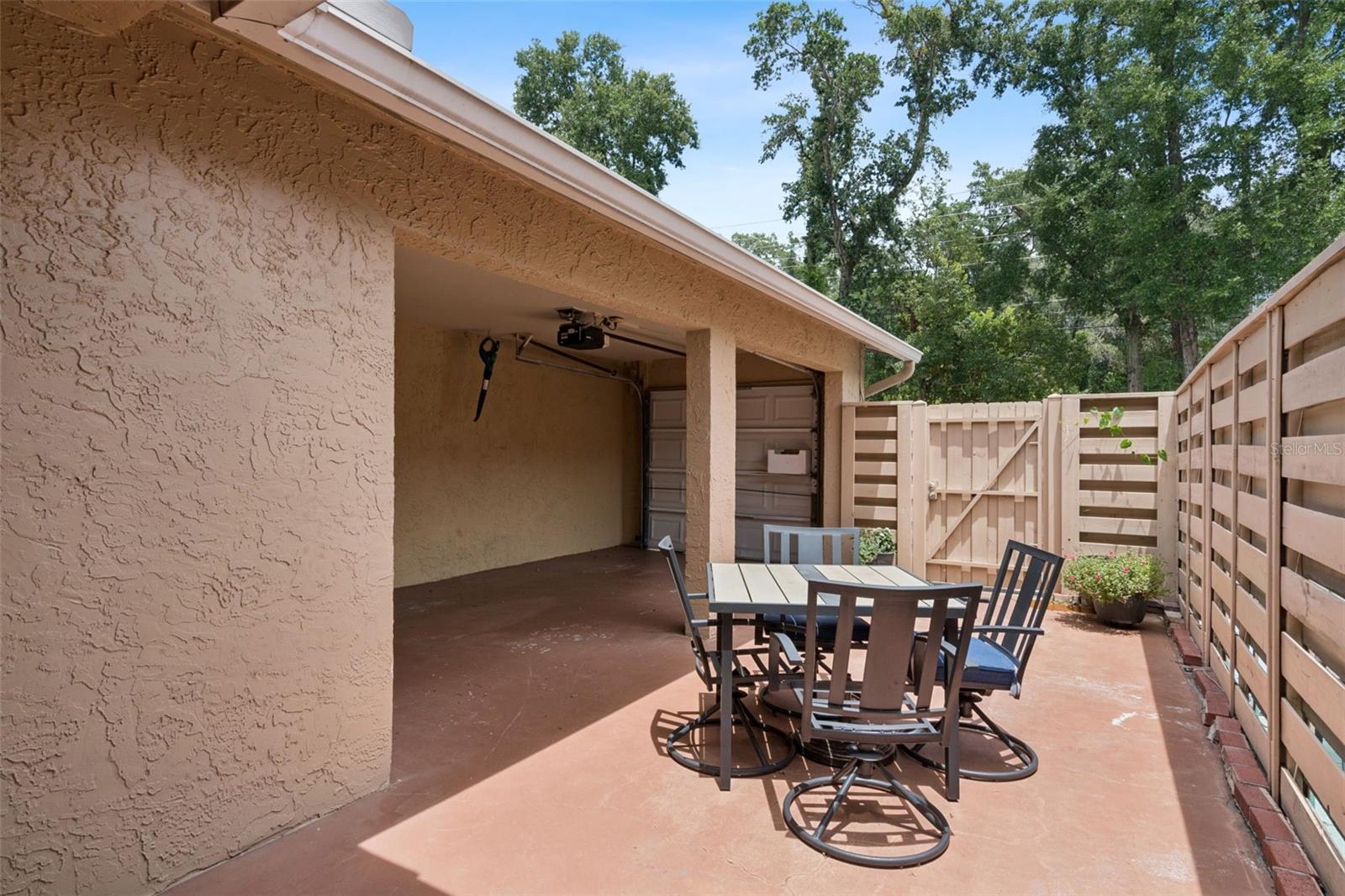 820 PARK LAKE CIR #11