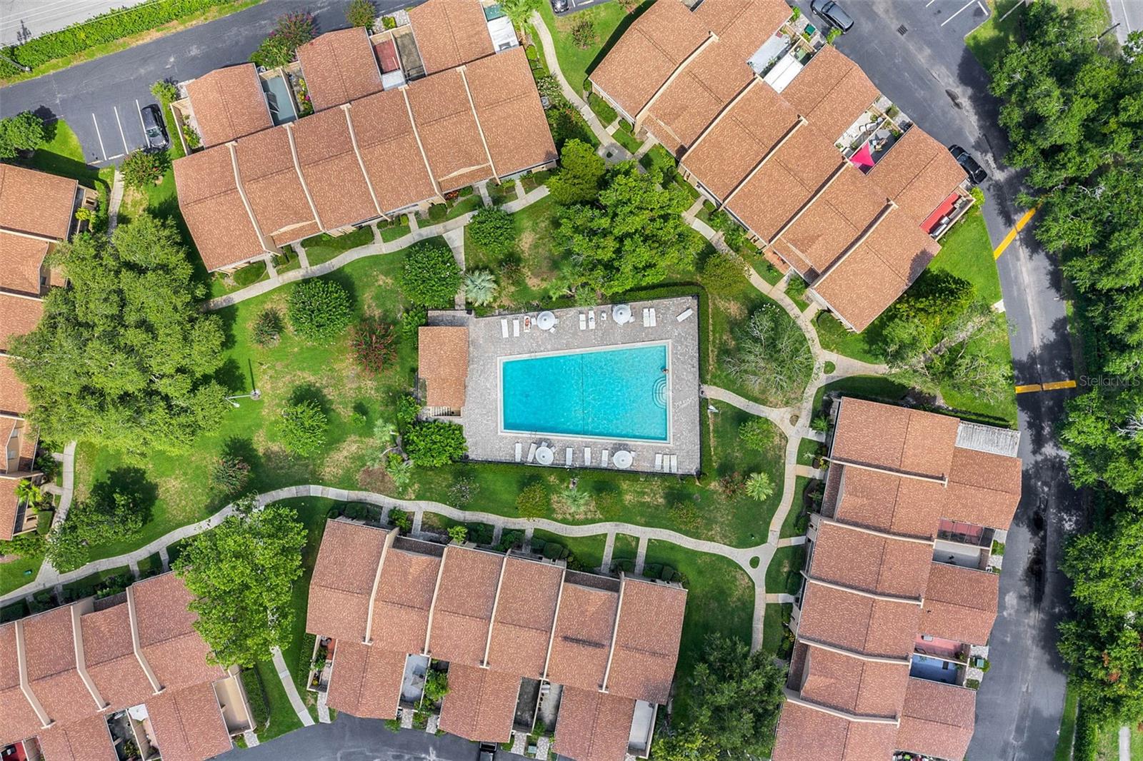 820 PARK LAKE CIR #11
