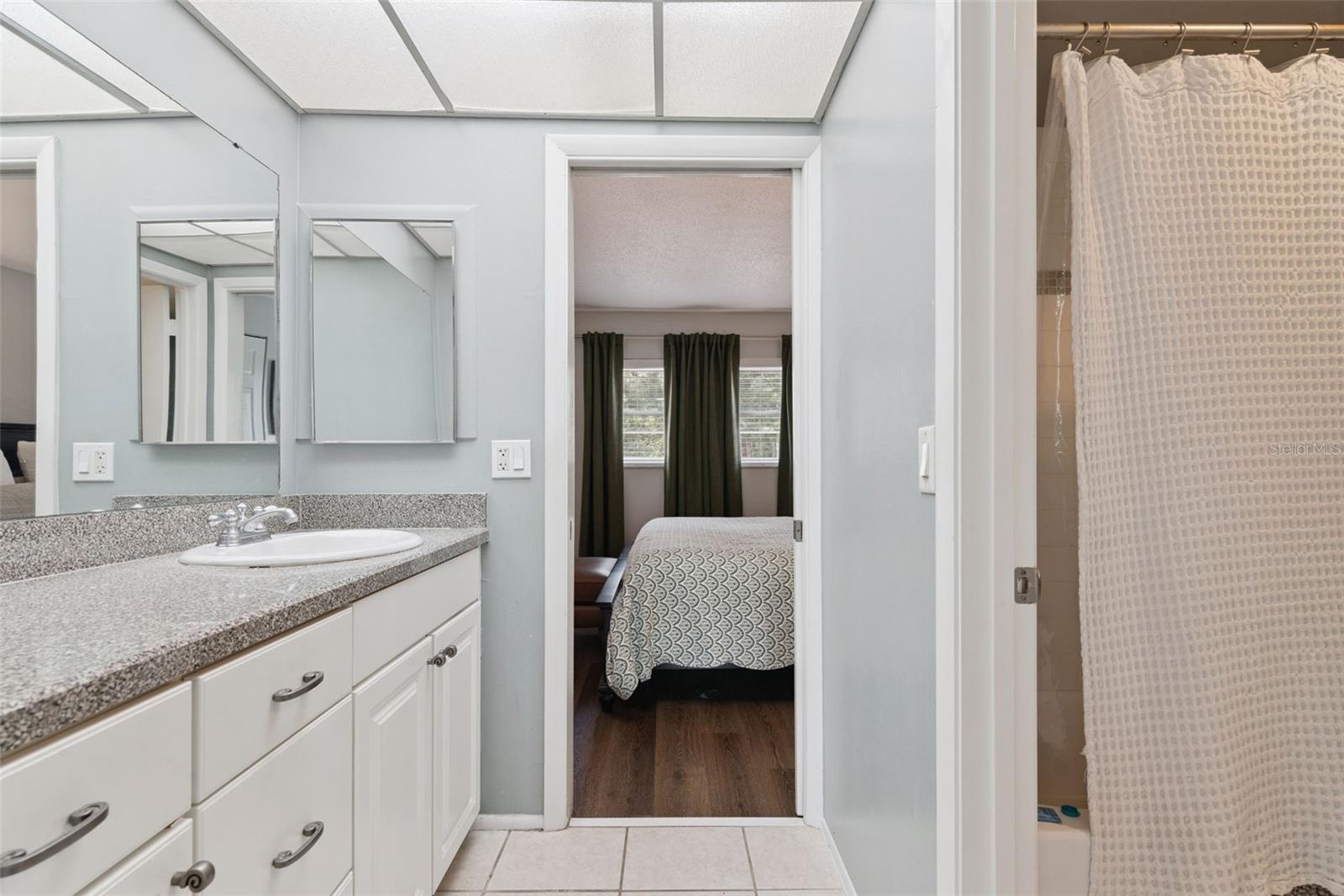 820 PARK LAKE CIR #11