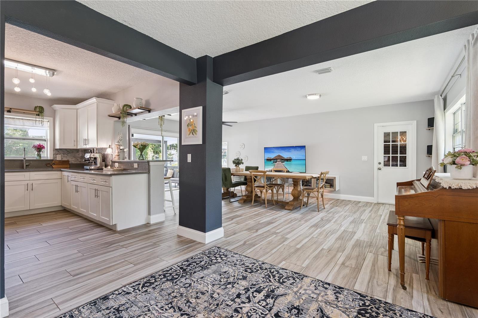 2333 WESTMINSTER CT