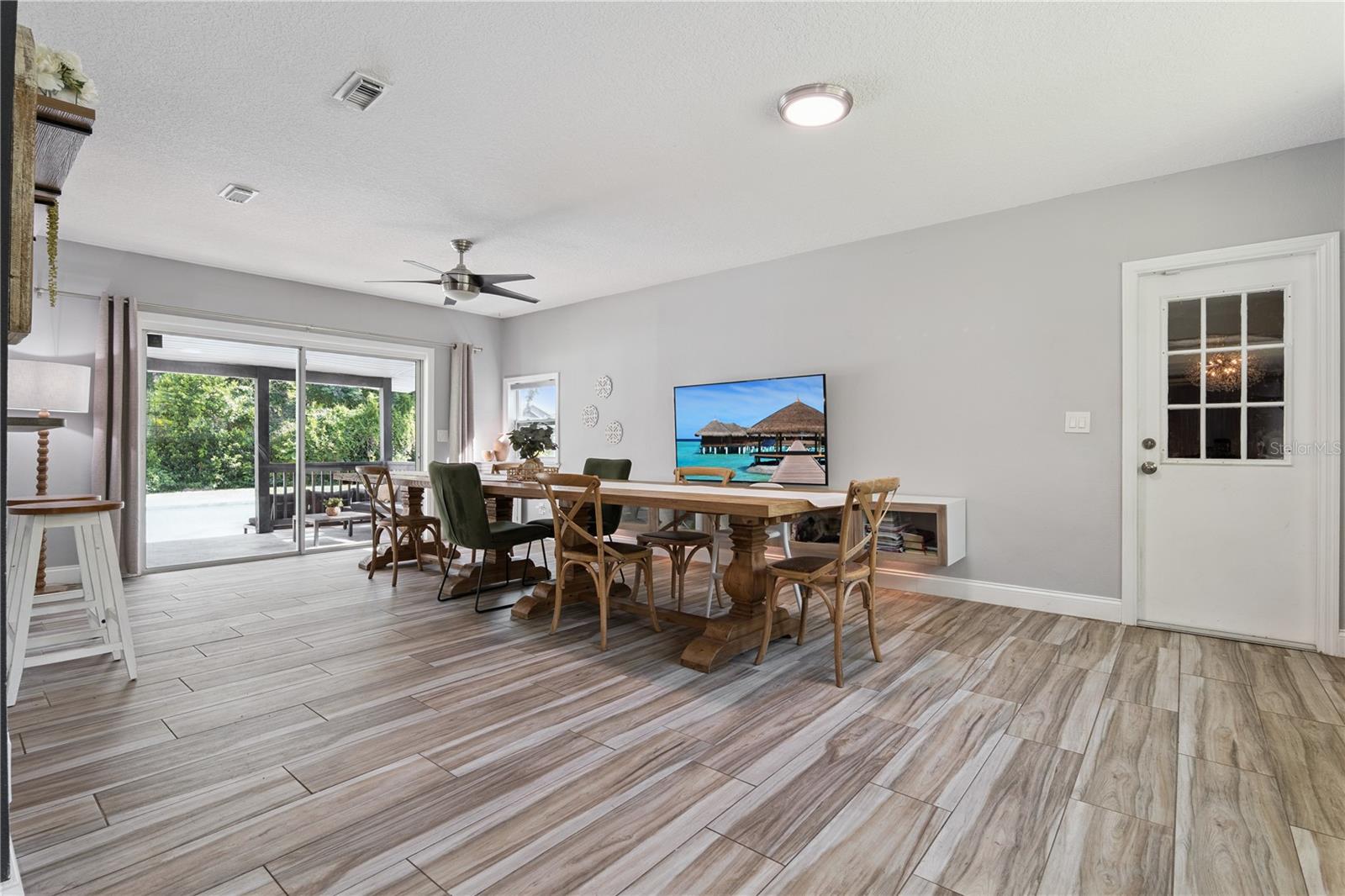 2333 WESTMINSTER CT