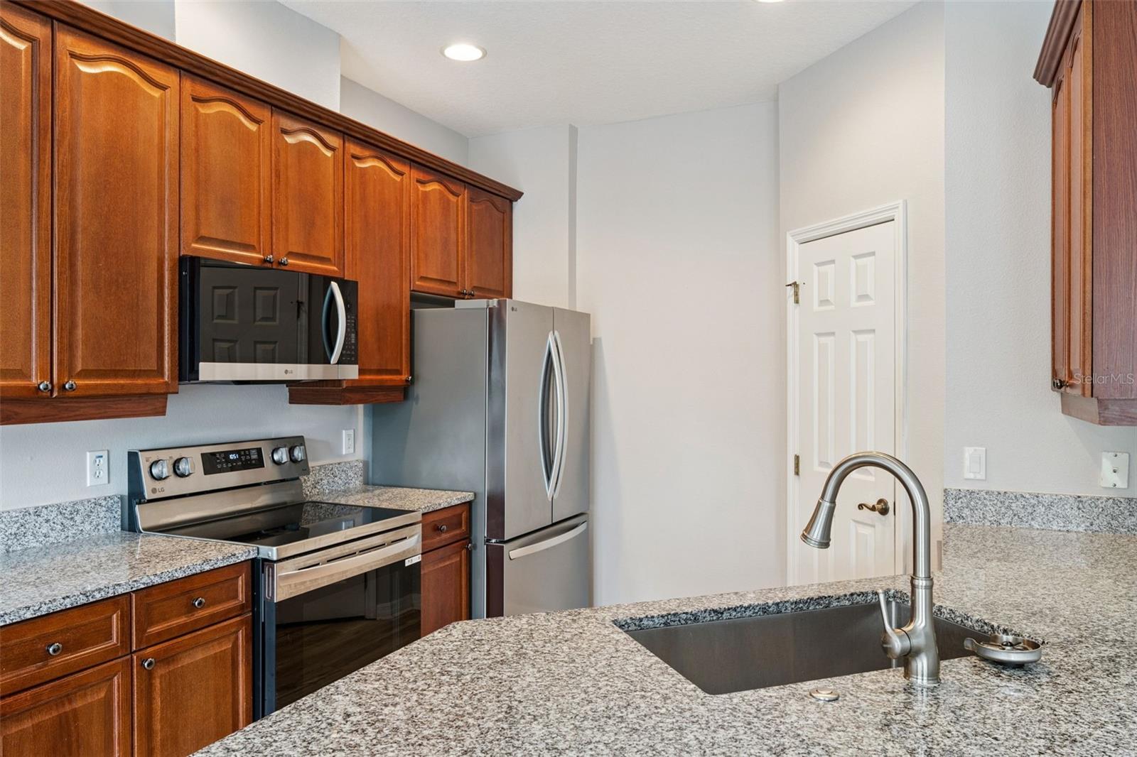 512 PINEBRANCH CIR