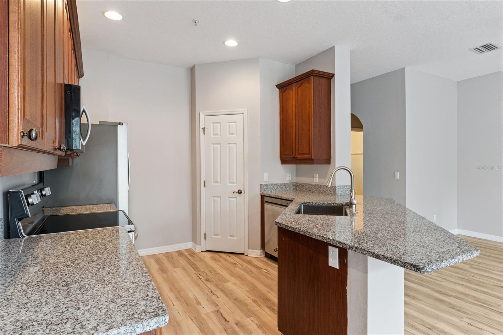 512 PINEBRANCH CIR