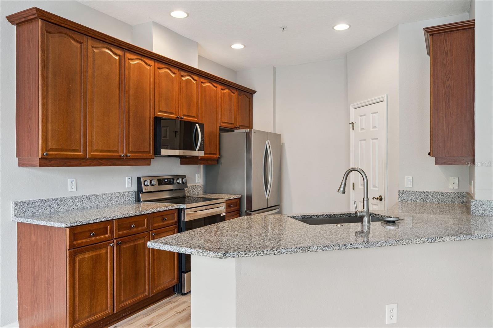 512 PINEBRANCH CIR