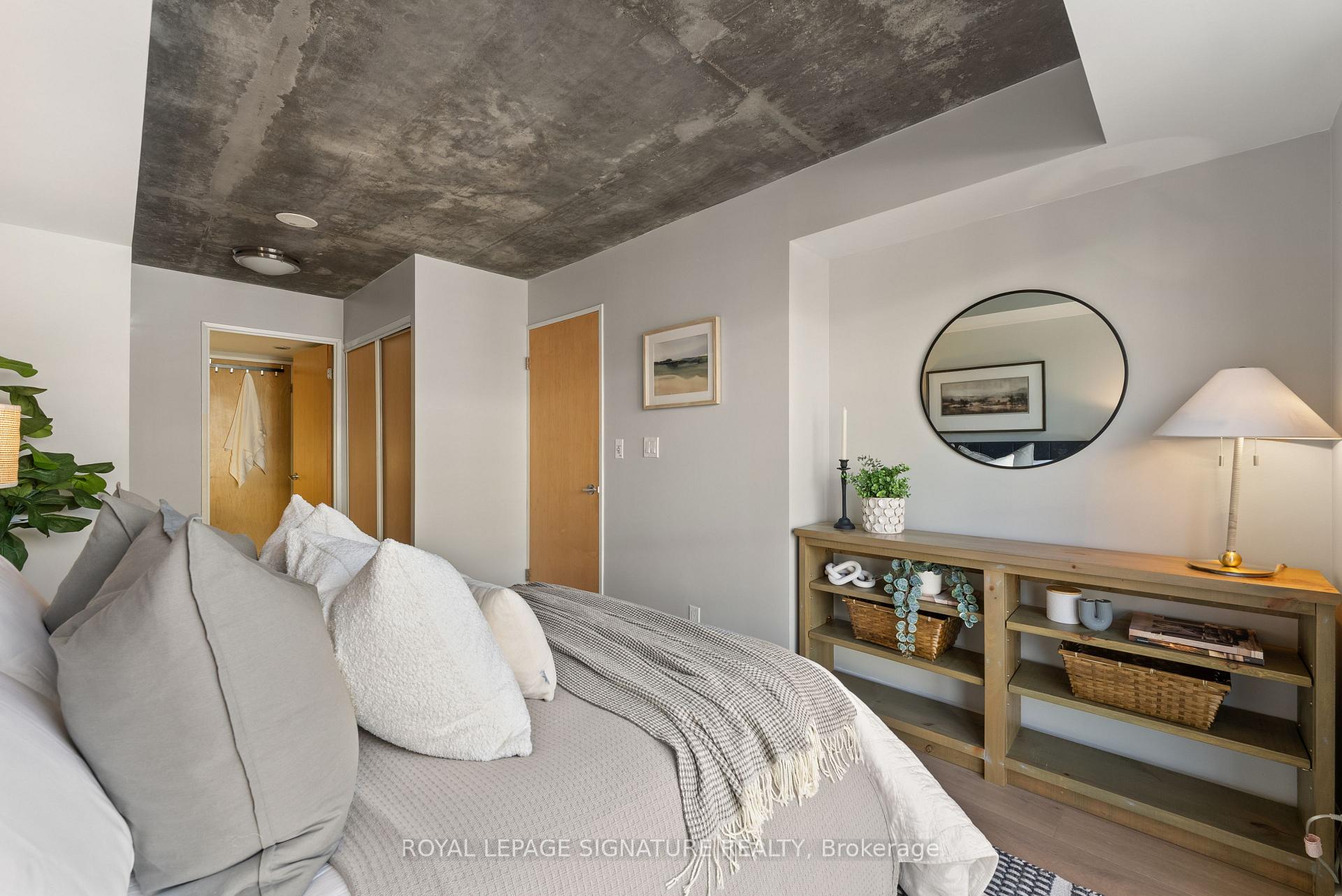 1005 King Street W 610