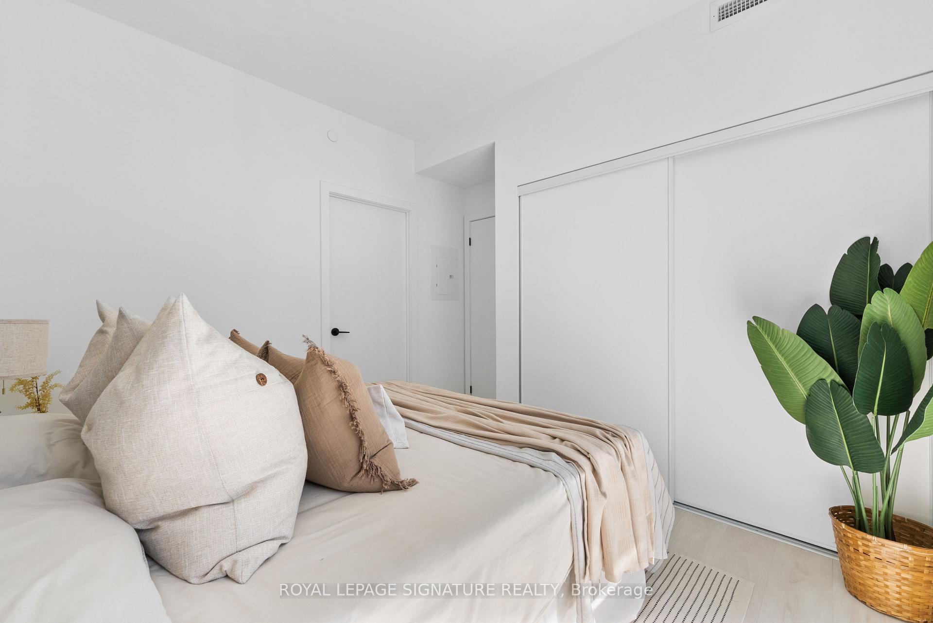 117 Broadway Avenue 2502