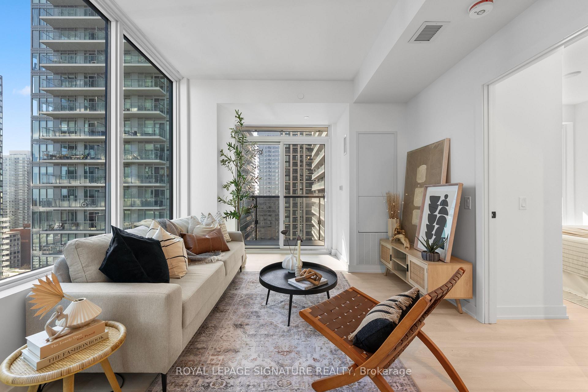 117 Broadway Avenue 2502