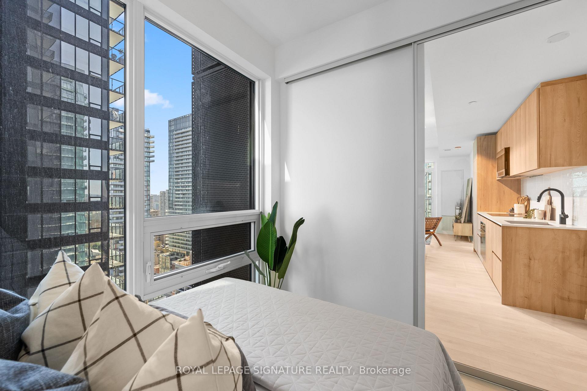 117 Broadway Avenue 2502