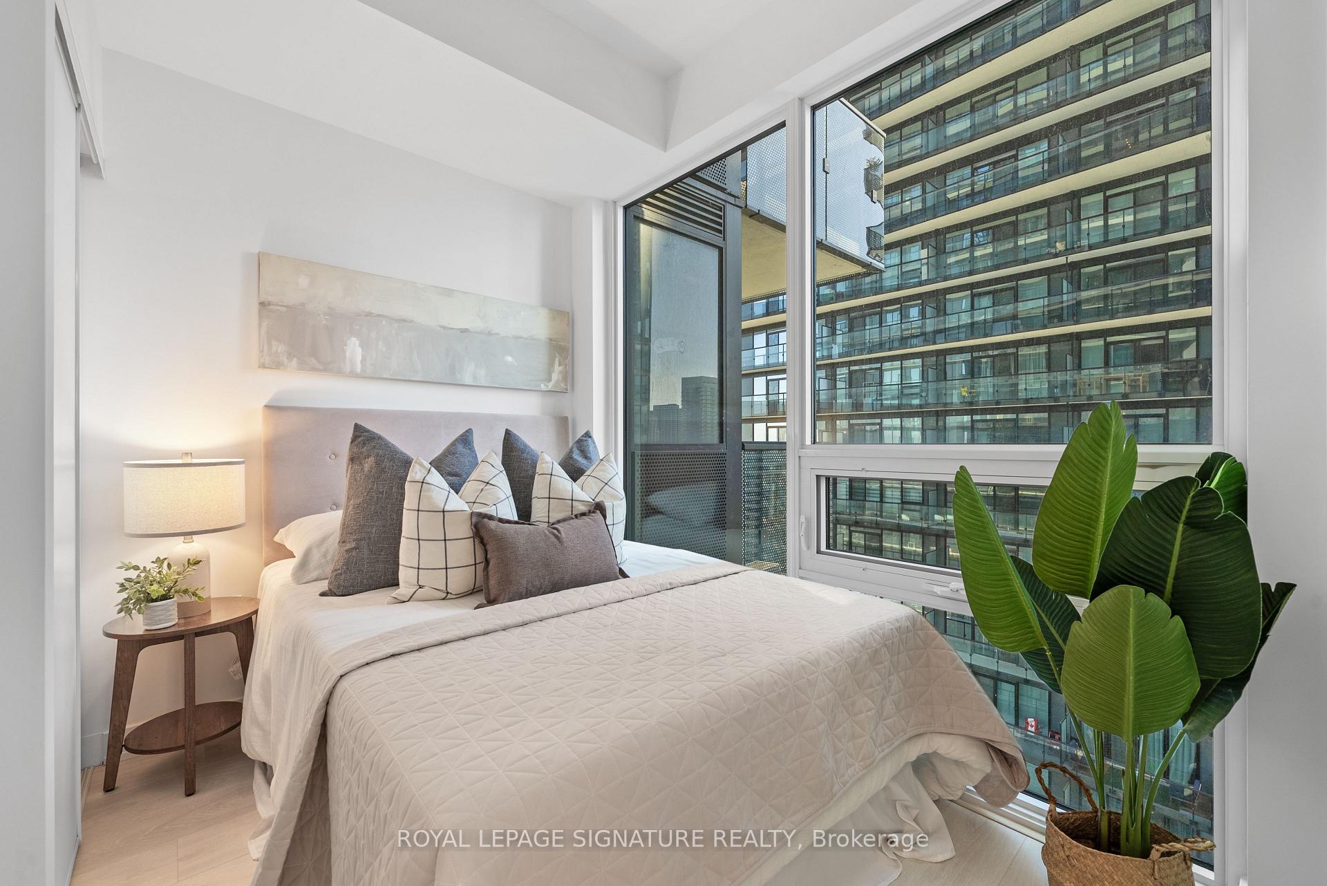 117 Broadway Avenue 2502