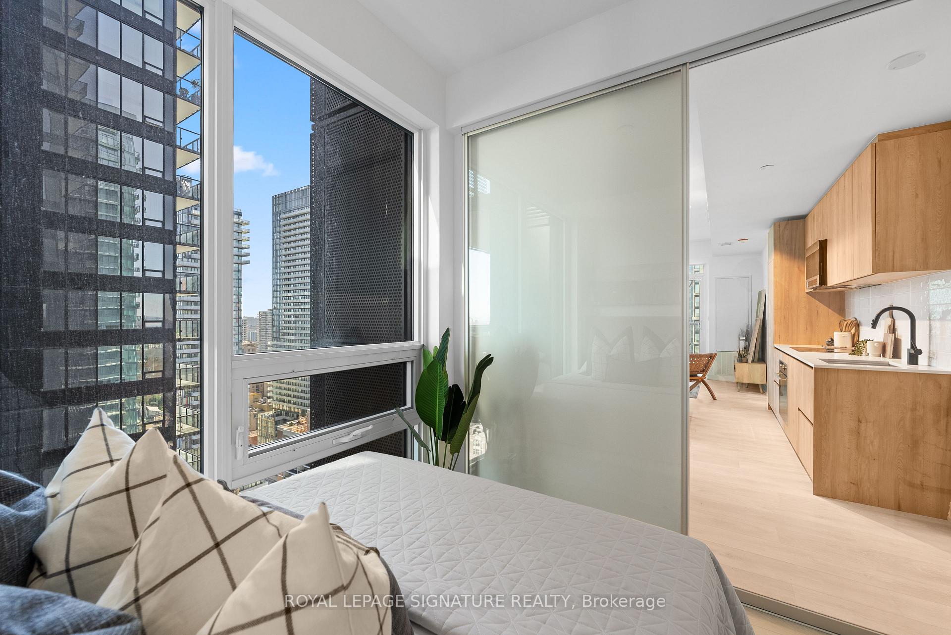 117 Broadway Avenue 2502