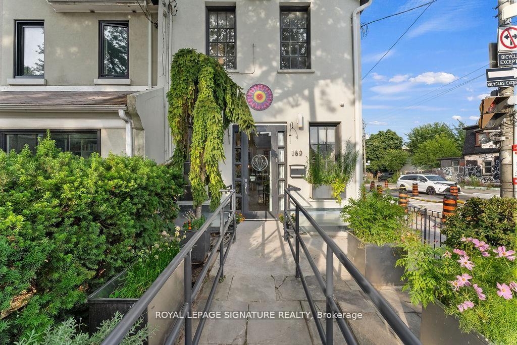 154 Harbord Street, Toronto