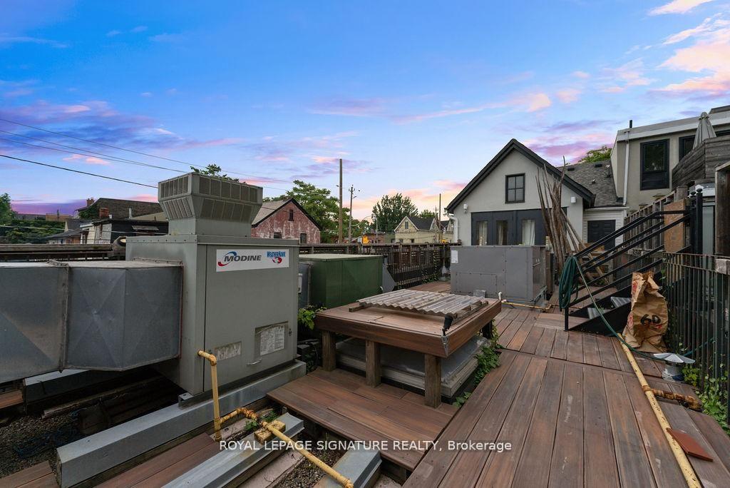 154 Harbord Street, Toronto