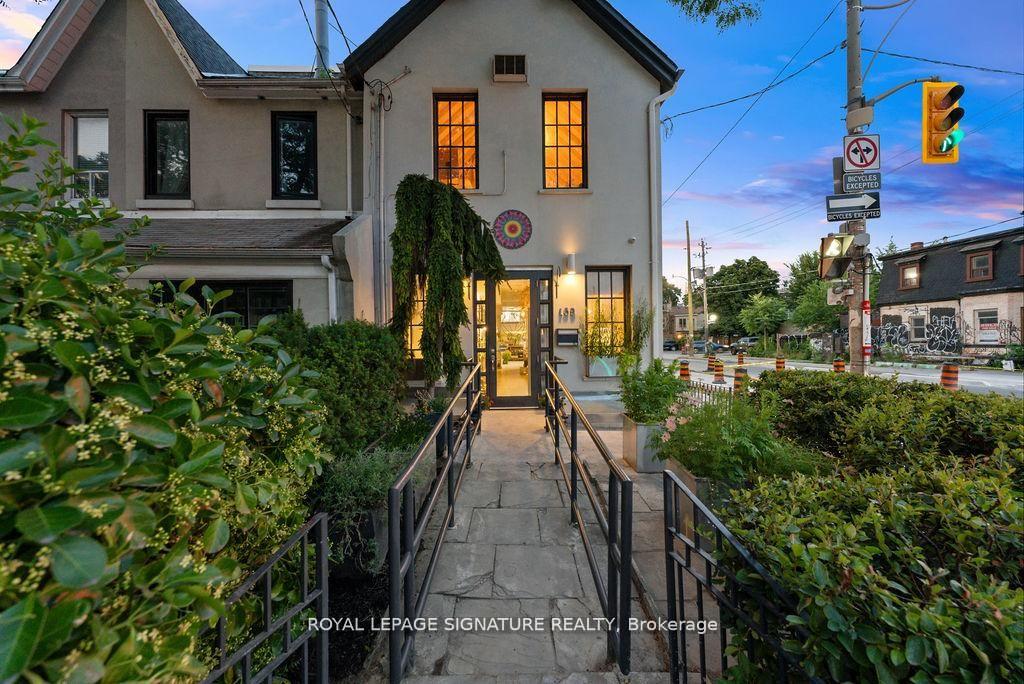 154 Harbord Street, Toronto