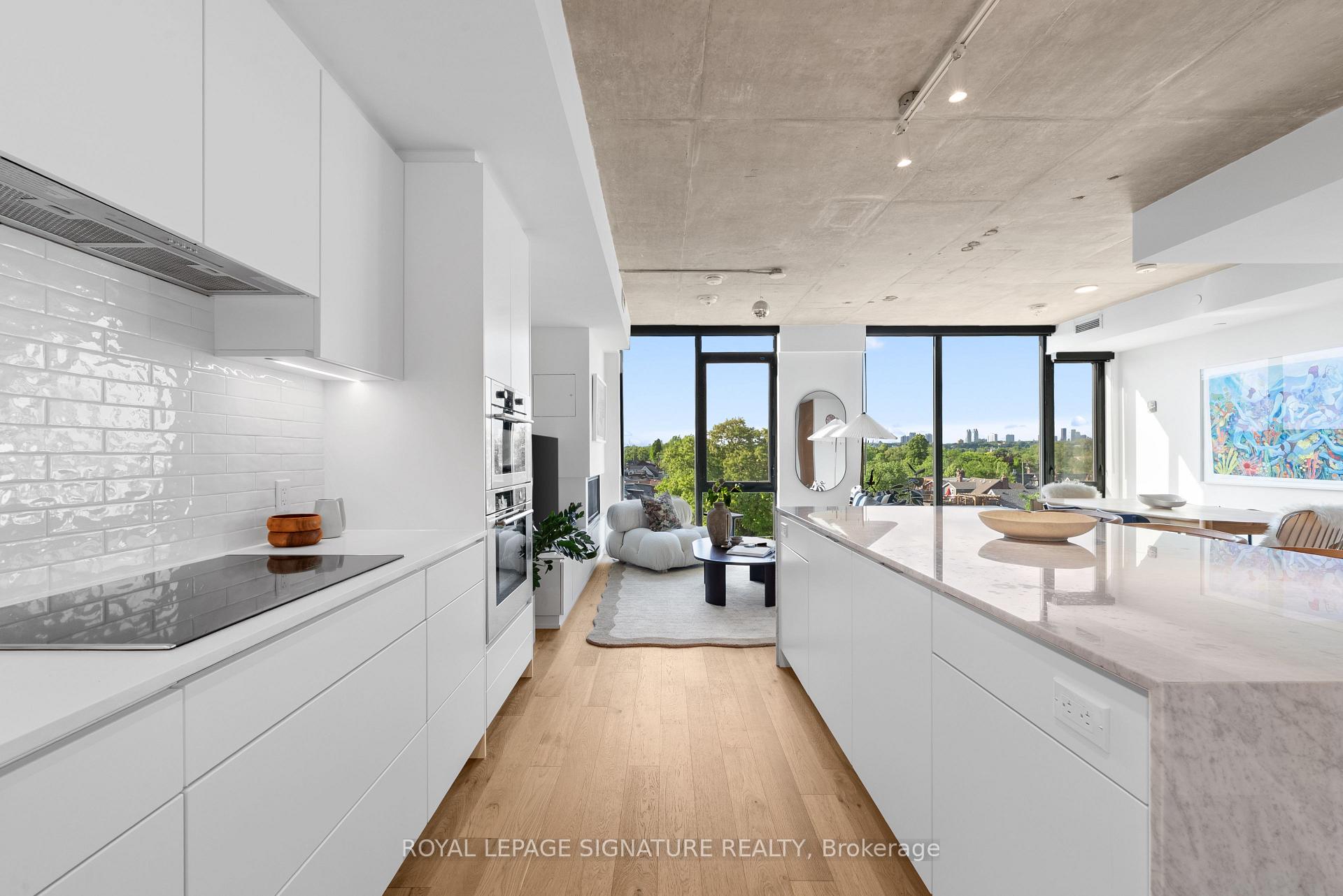 899 College Street PH604, Toronto Unit: PH604