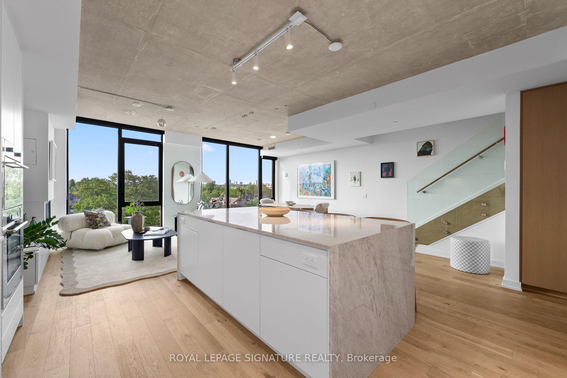 899 College Street PH604, Toronto Unit: PH604
