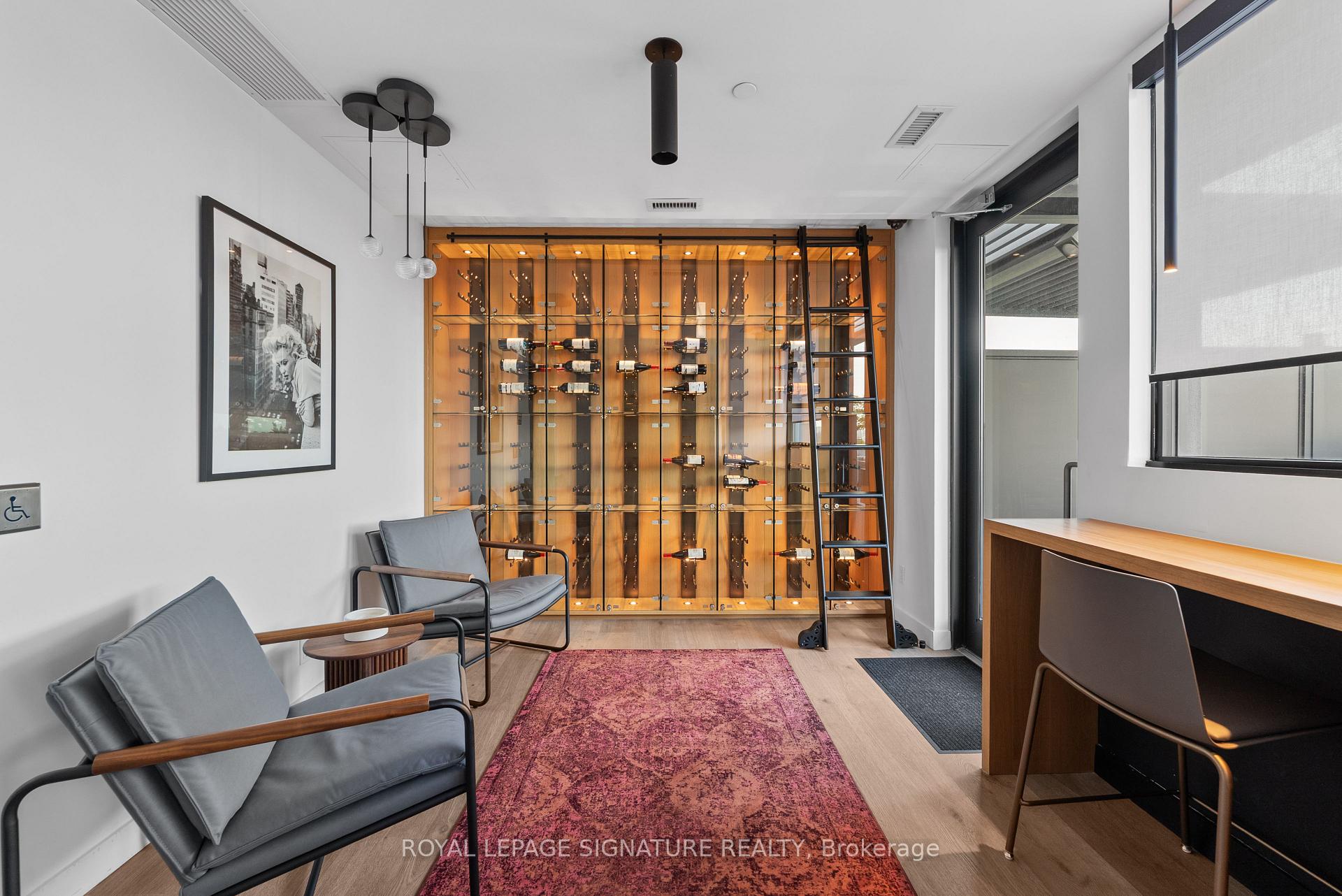 899 College Street PH604, Toronto Unit: PH604