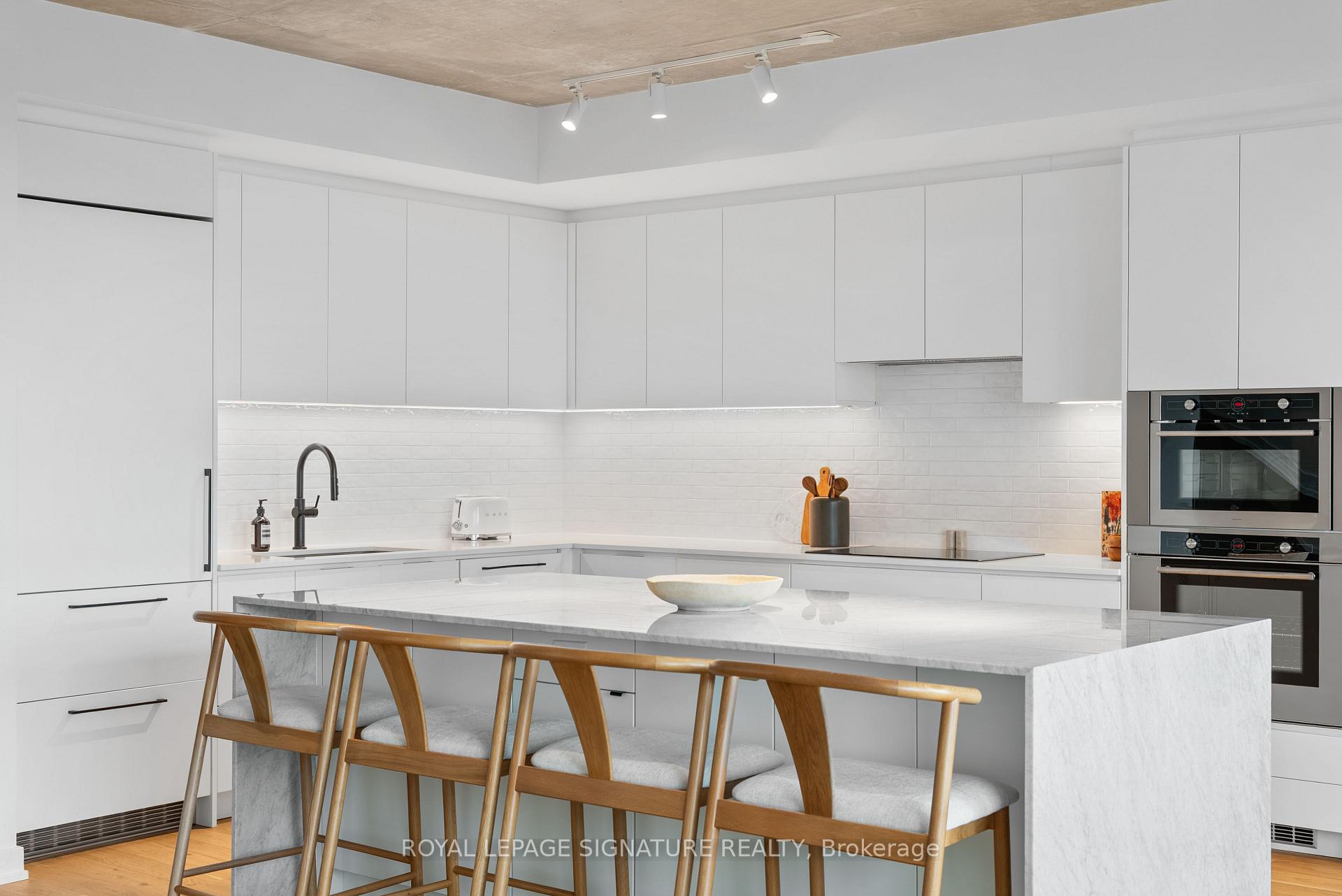 899 College Street PH604, Toronto Unit: PH604