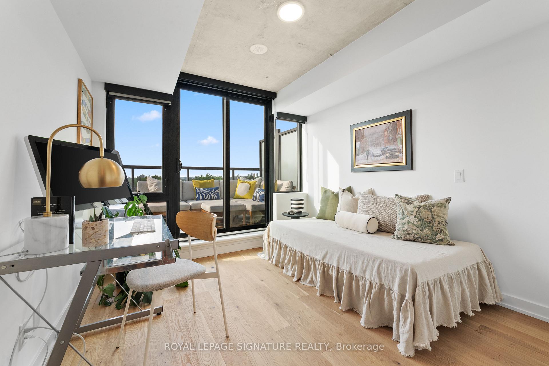 899 College Street PH604, Toronto Unit: PH604