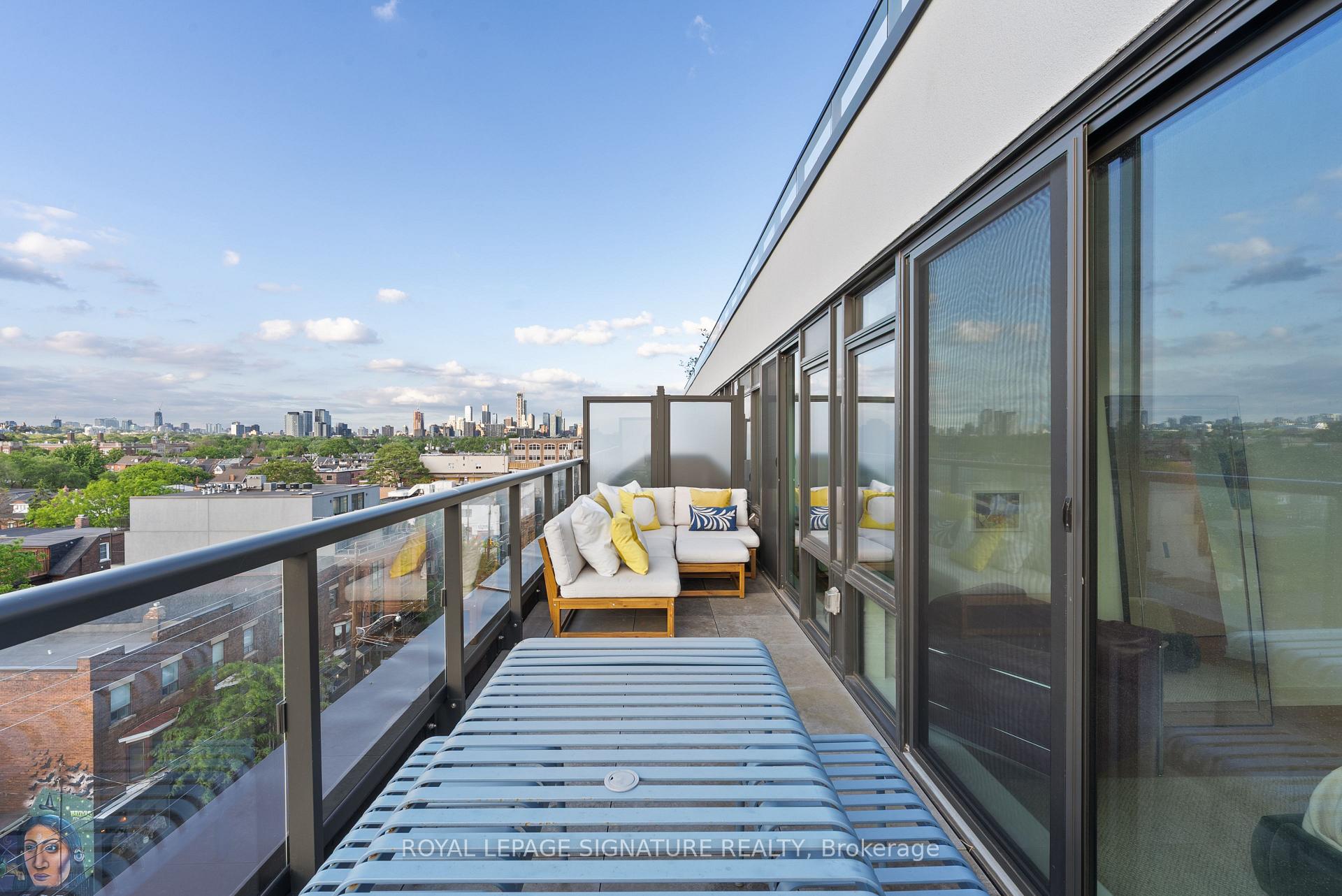 899 College Street PH604, Toronto Unit: PH604