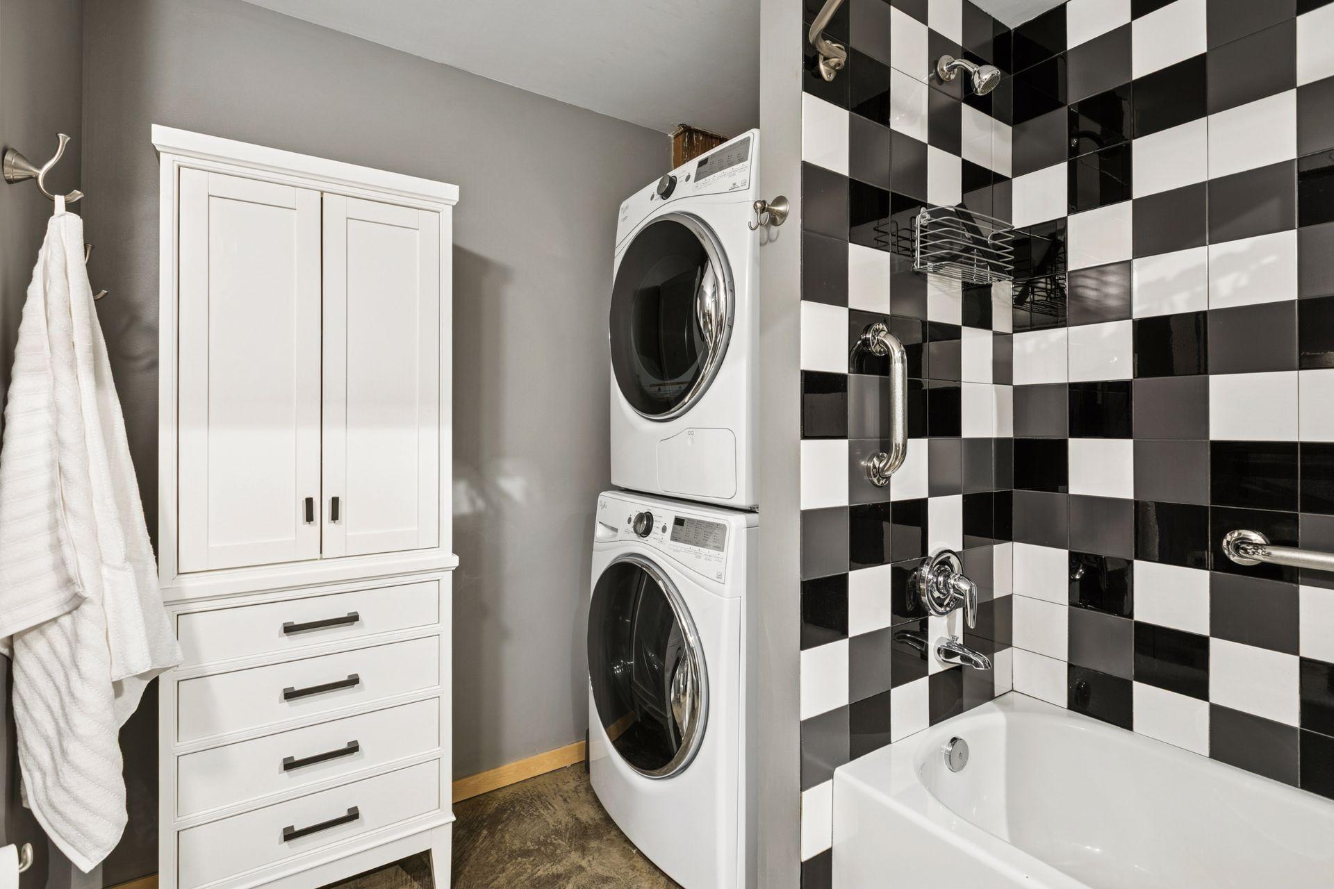 406 Wacouta Street Unit: 415