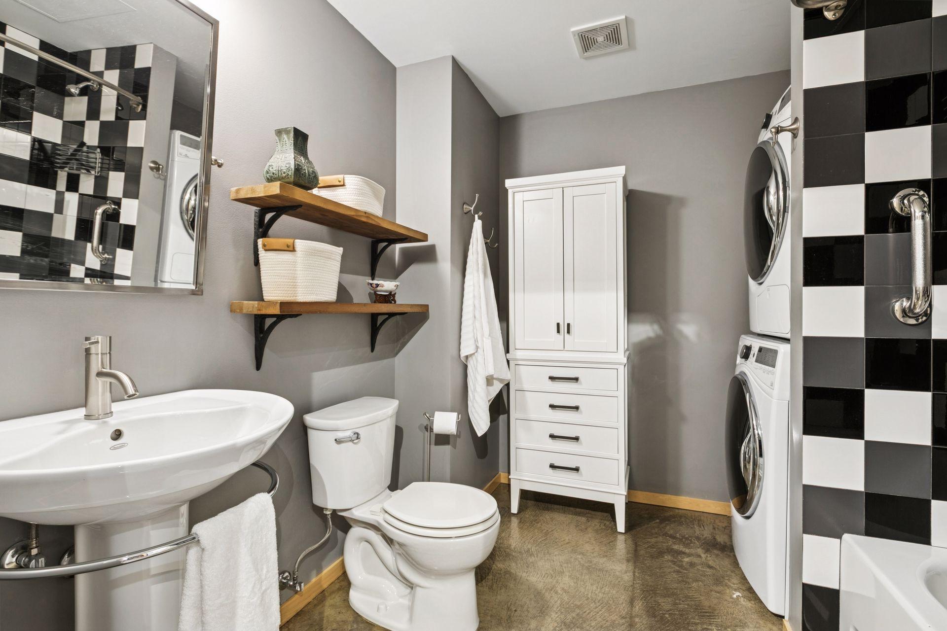 406 Wacouta Street Unit: 415