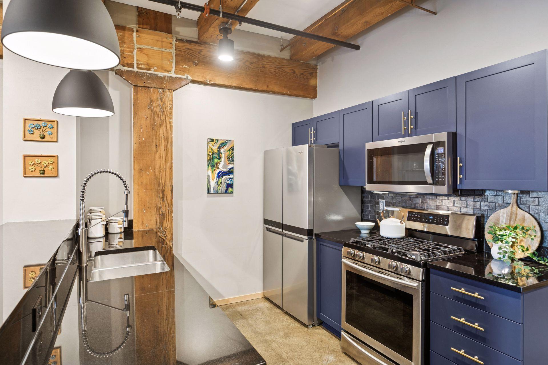 406 Wacouta Street Unit: 415
