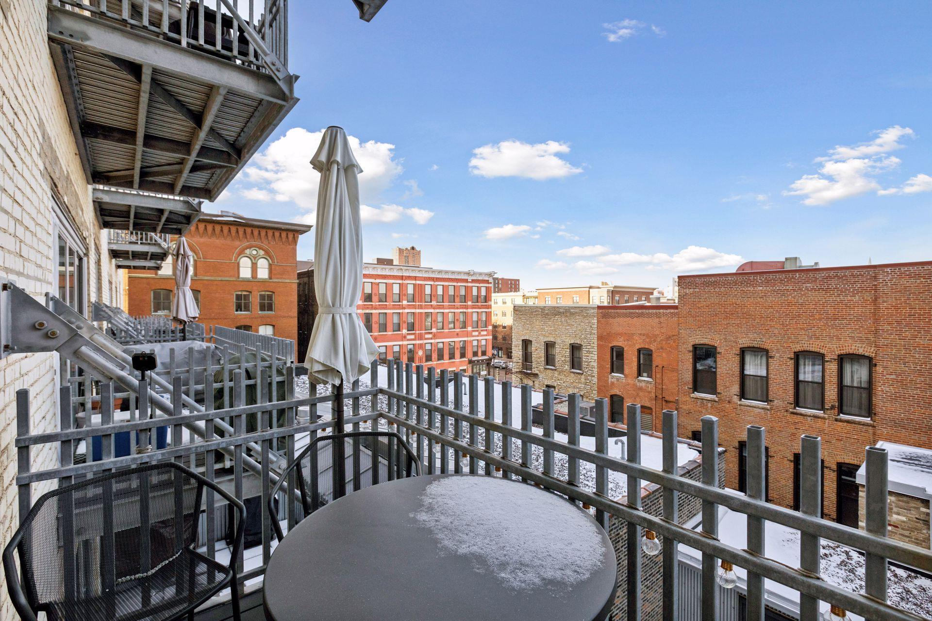 406 Wacouta Street Unit: 415