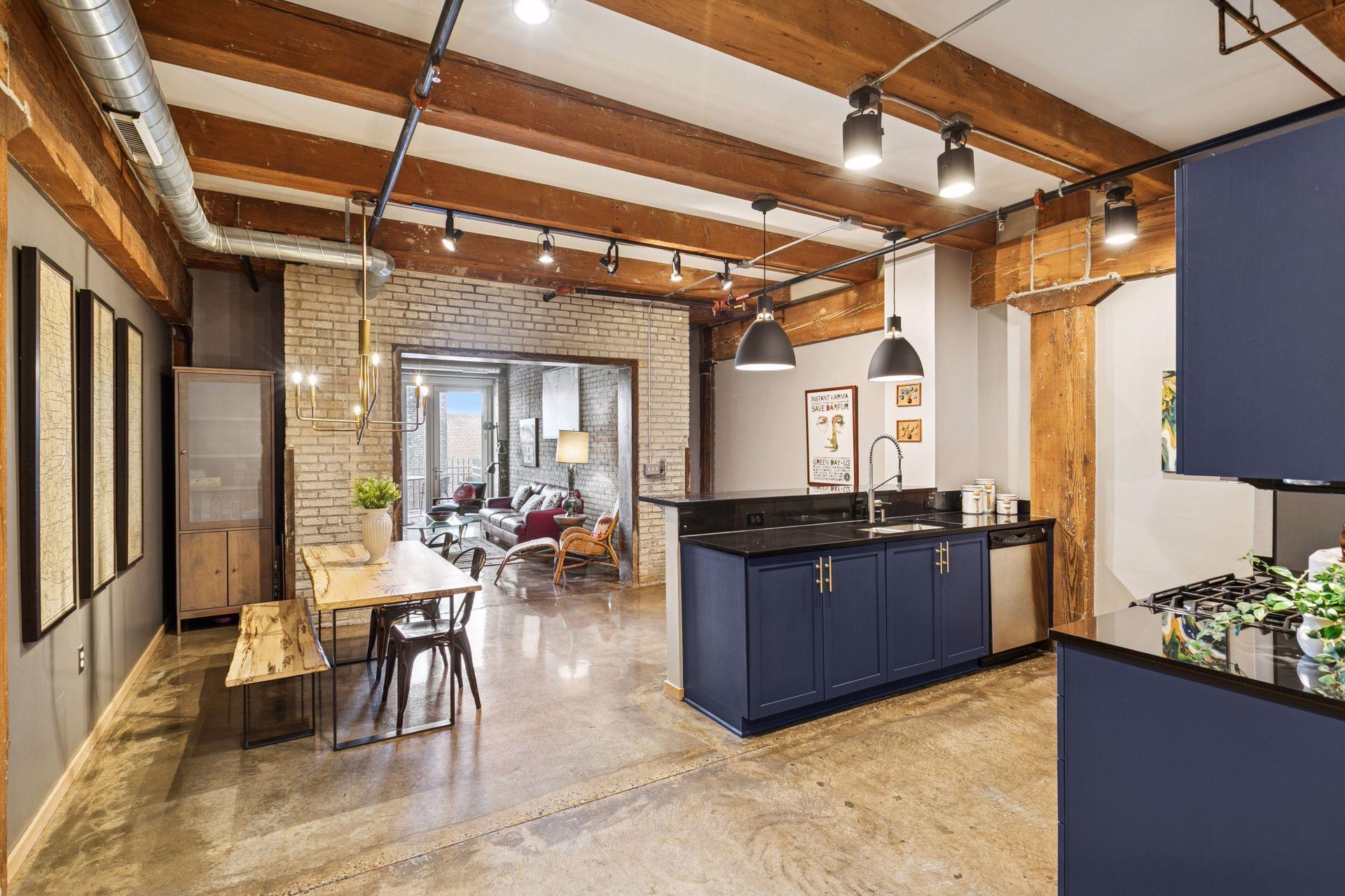 406 Wacouta Street Unit: 415
