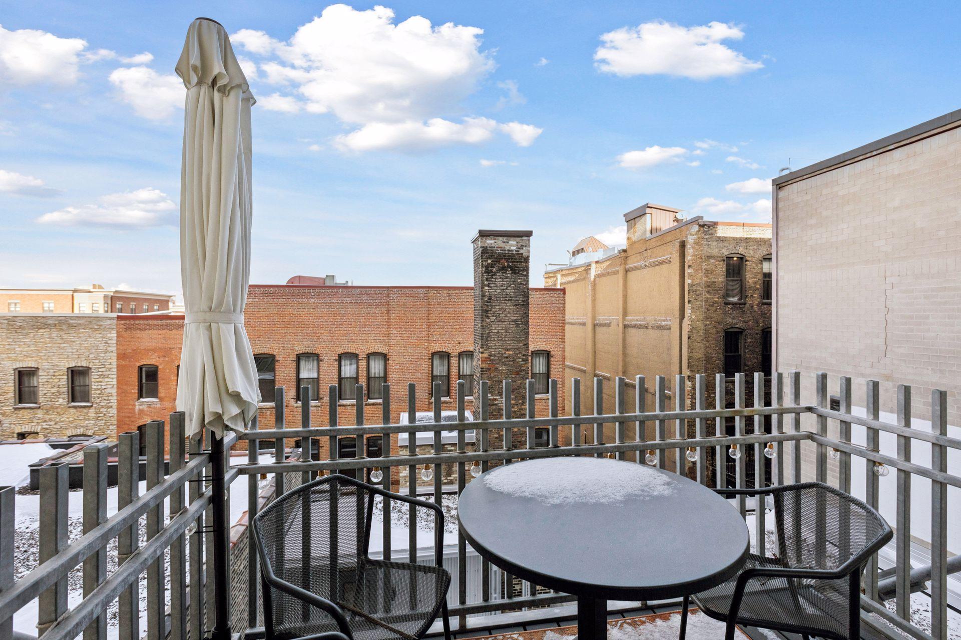 406 Wacouta Street Unit: 415