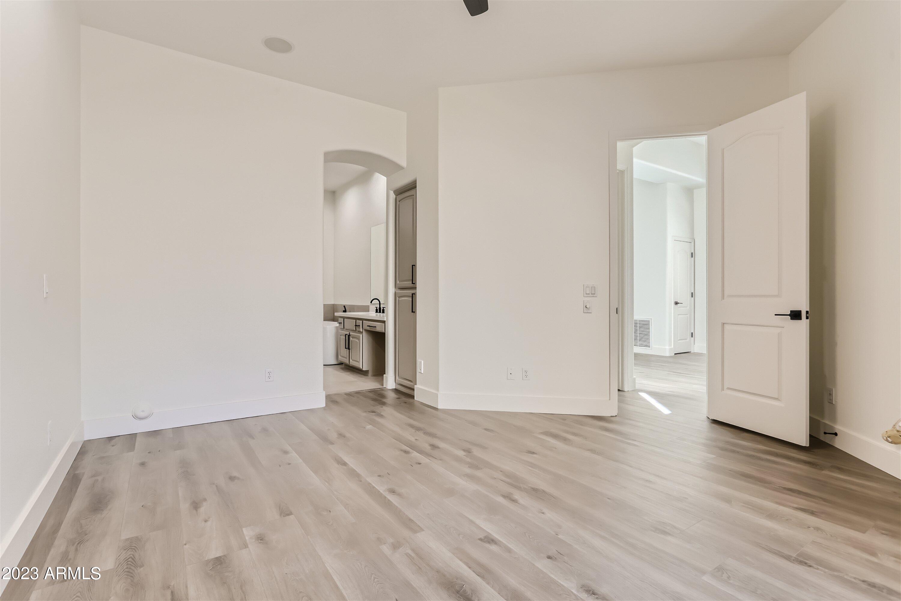7314 E DEL ACERO Drive