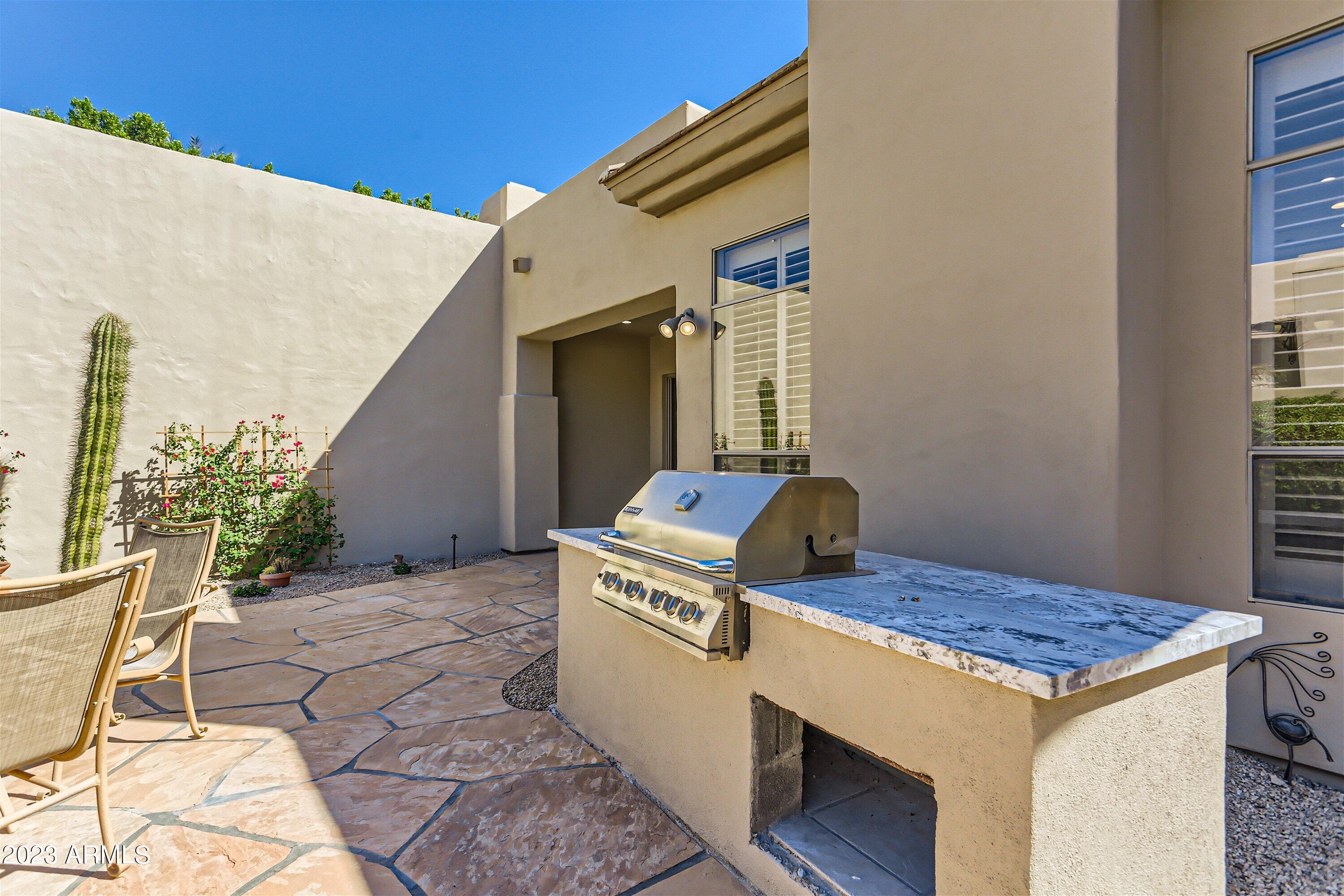 7314 E DEL ACERO Drive