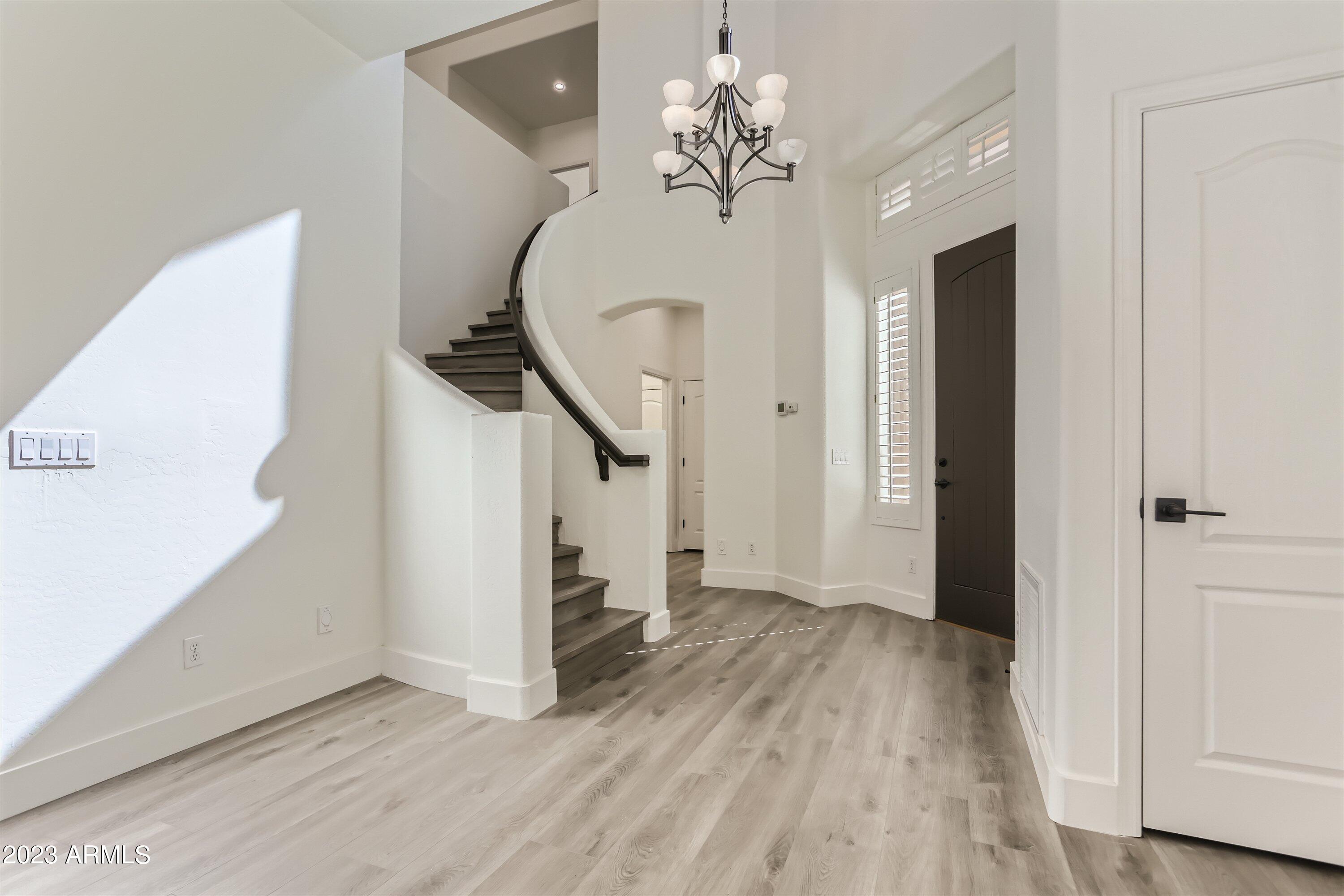 7314 E DEL ACERO Drive