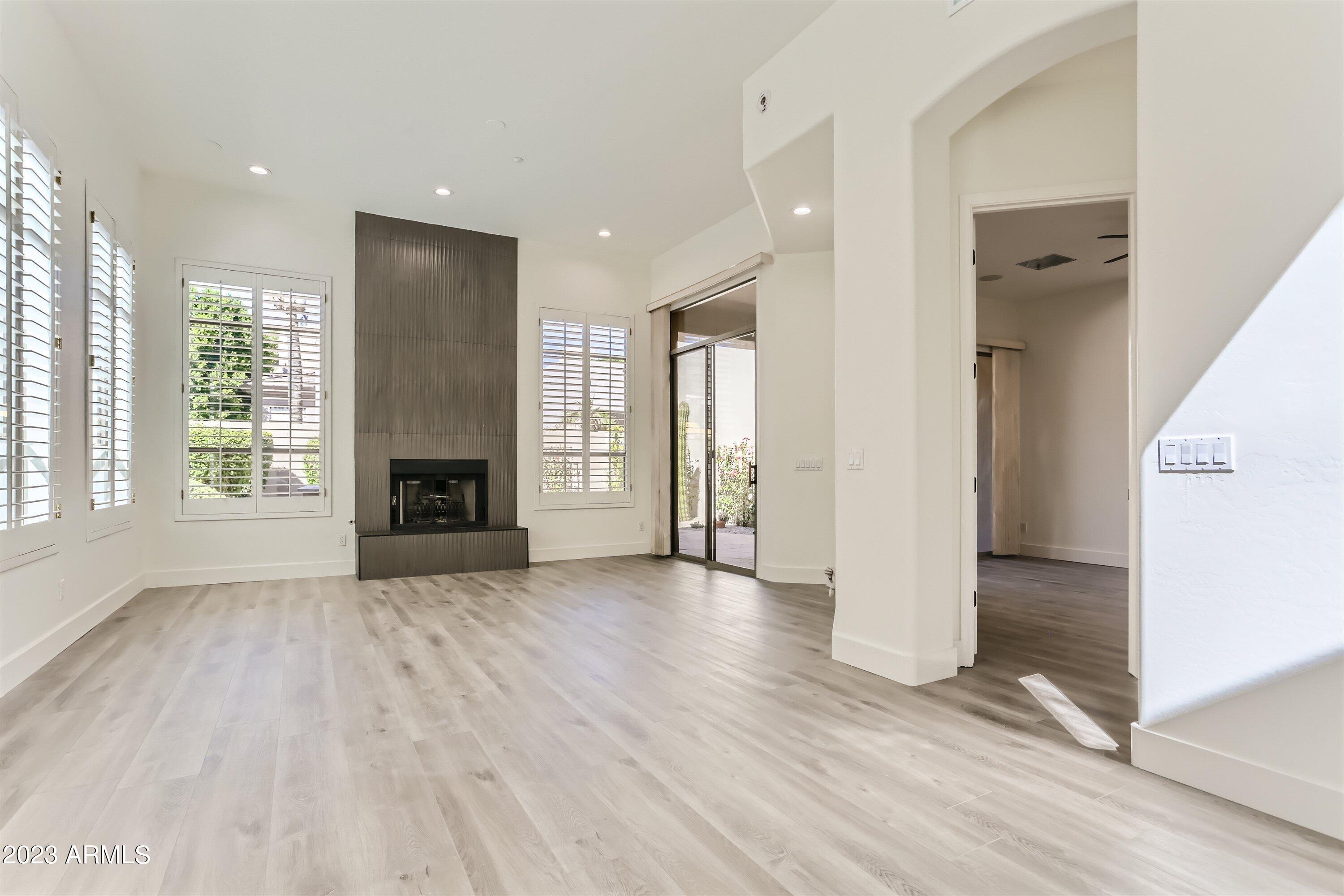 7314 E DEL ACERO Drive