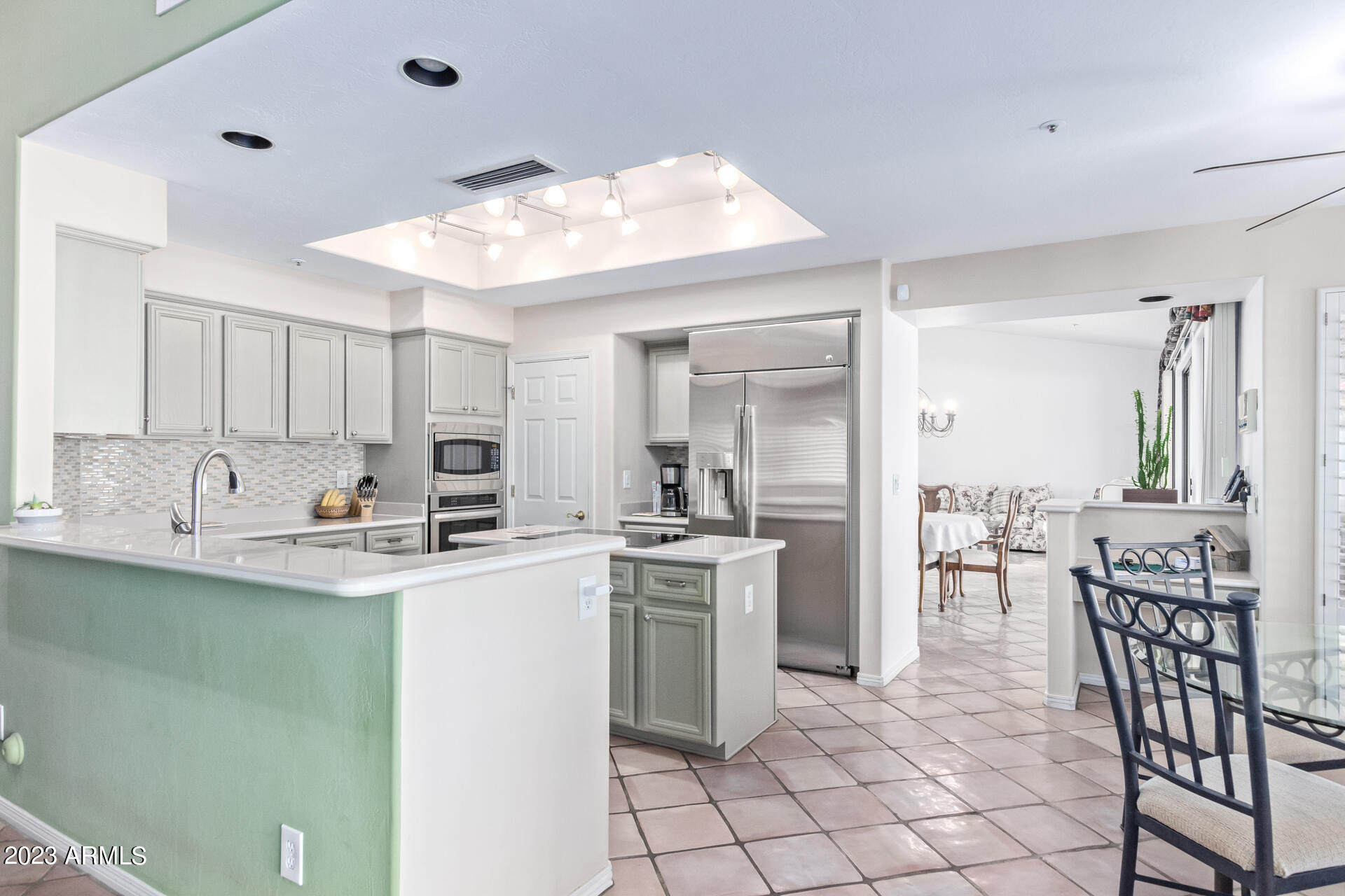 9101 N 109TH Place