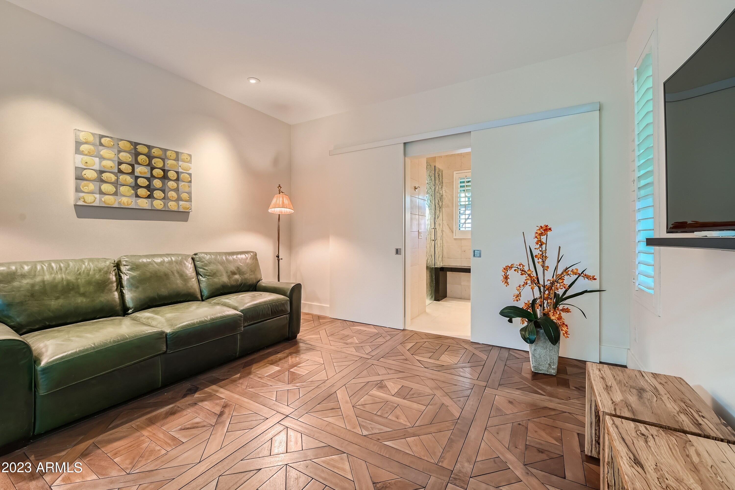 7705 E DOUBLETREE RANCH Road # 20
