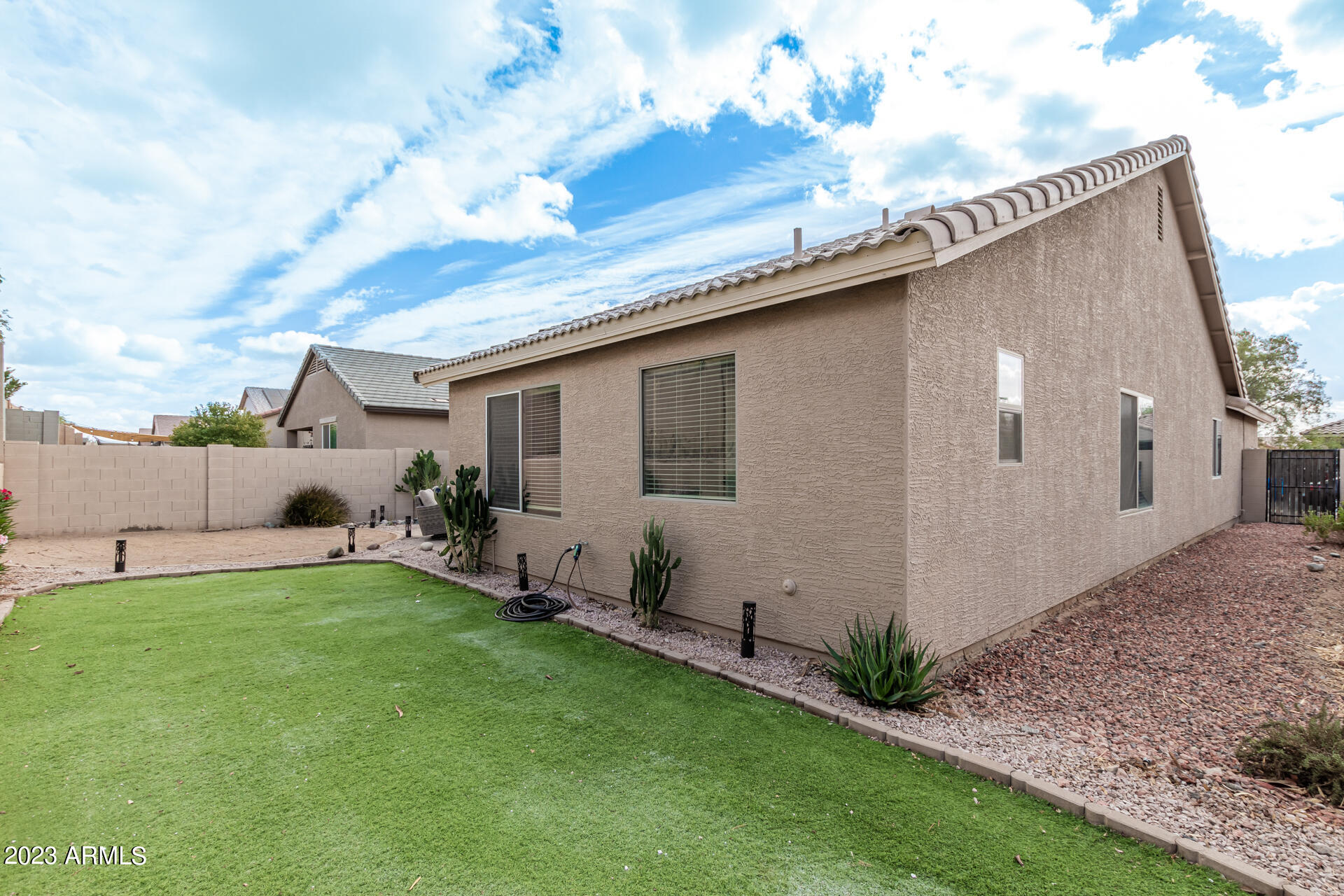24782 W WAYLAND Drive