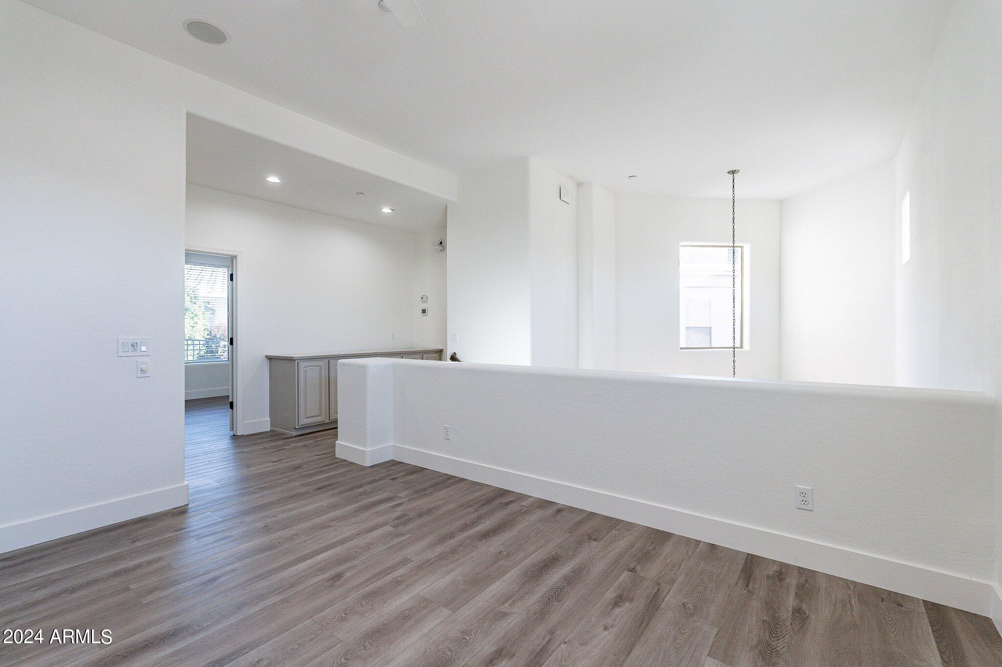 7314 E DEL ACERO Drive