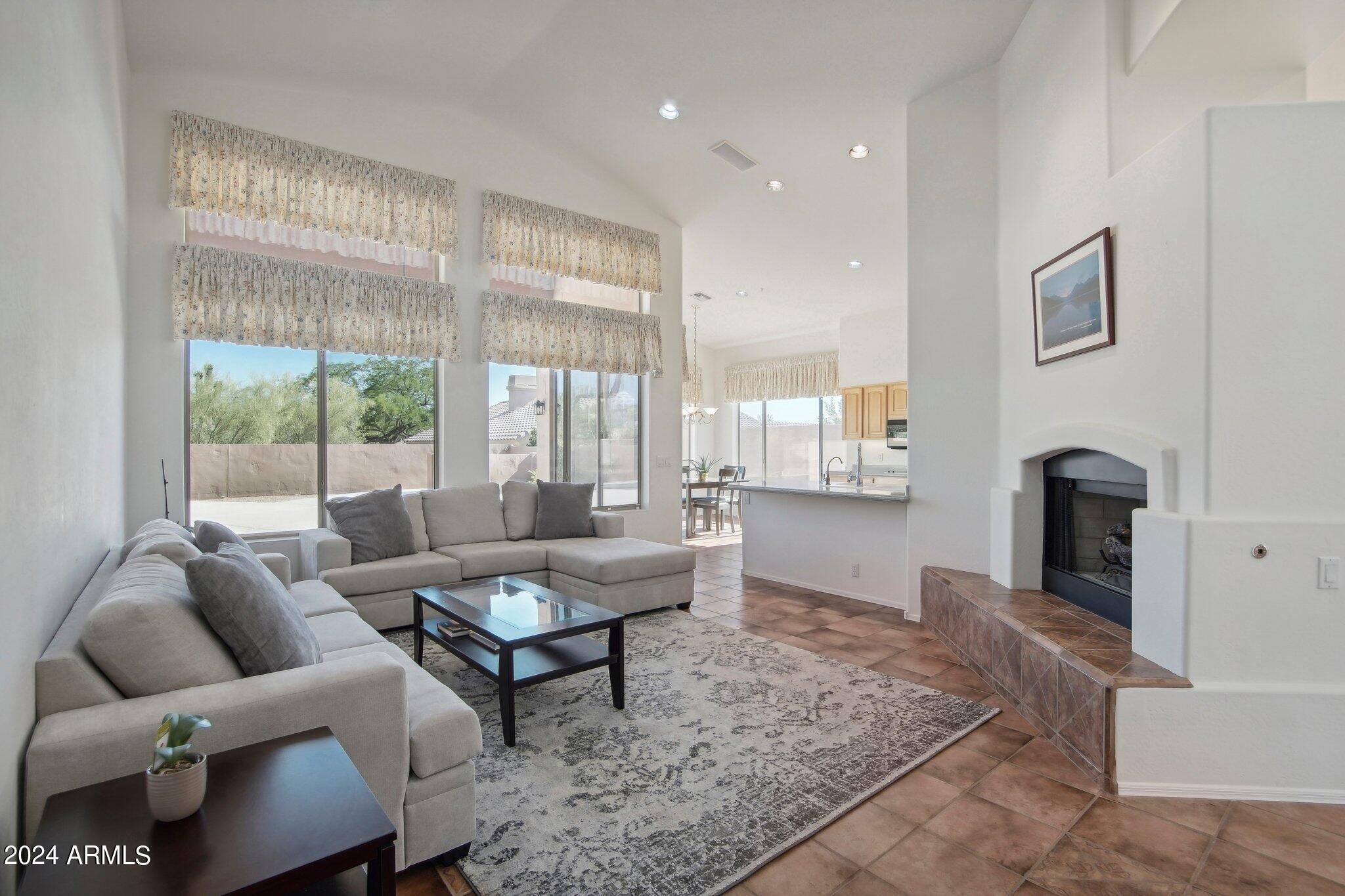 9085 E CASITAS DEL RIO Drive