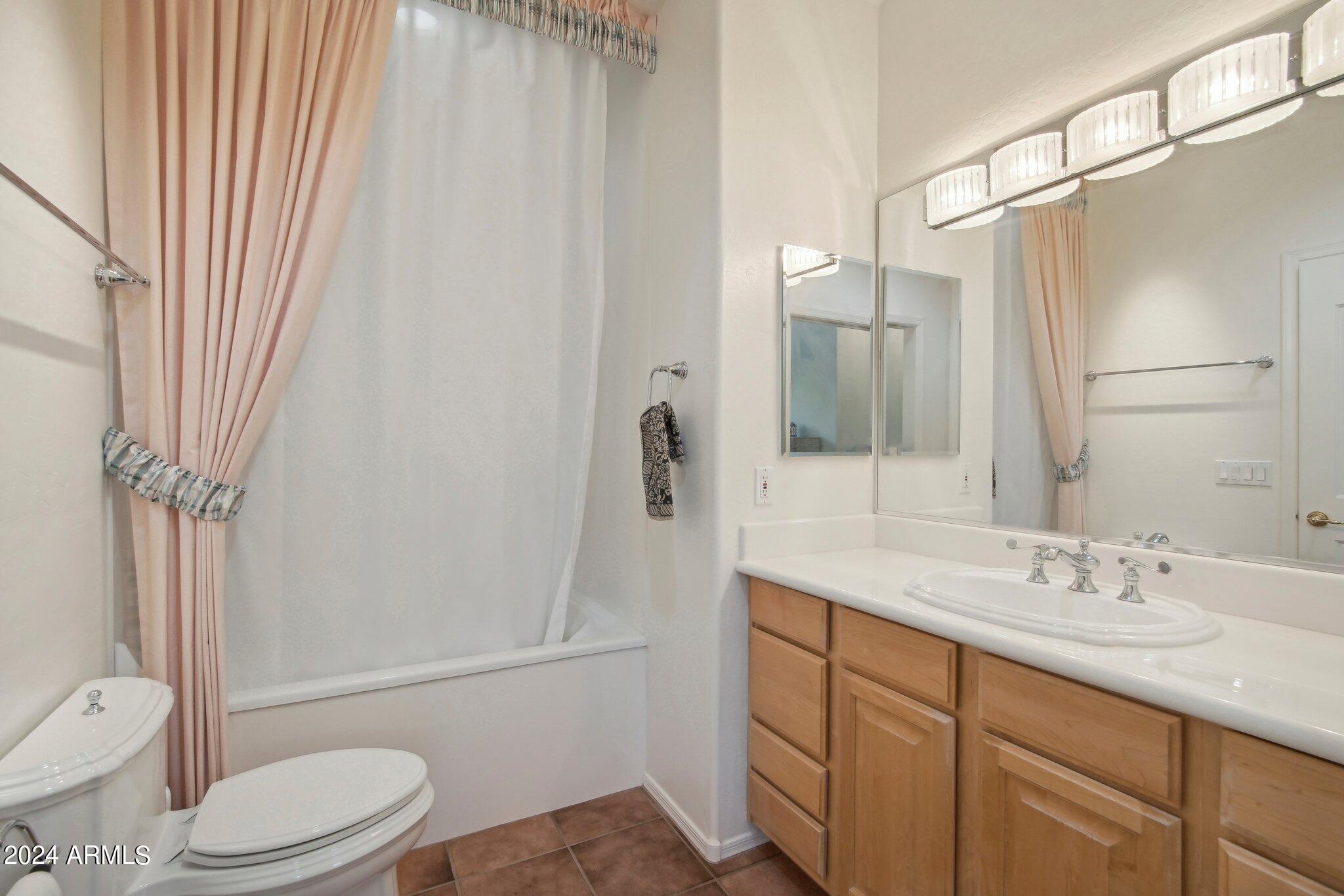 9085 E CASITAS DEL RIO Drive