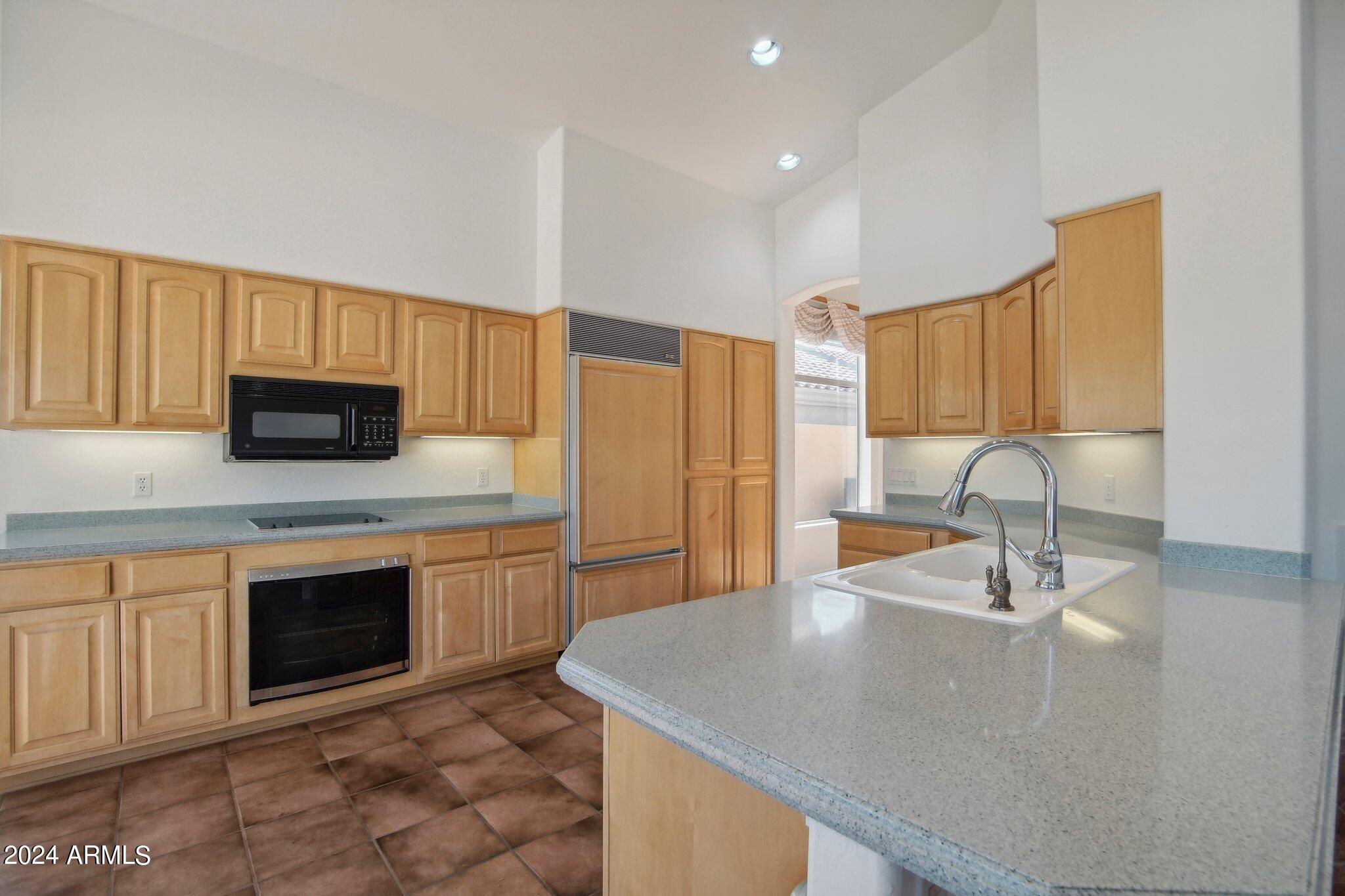 9085 E CASITAS DEL RIO Drive