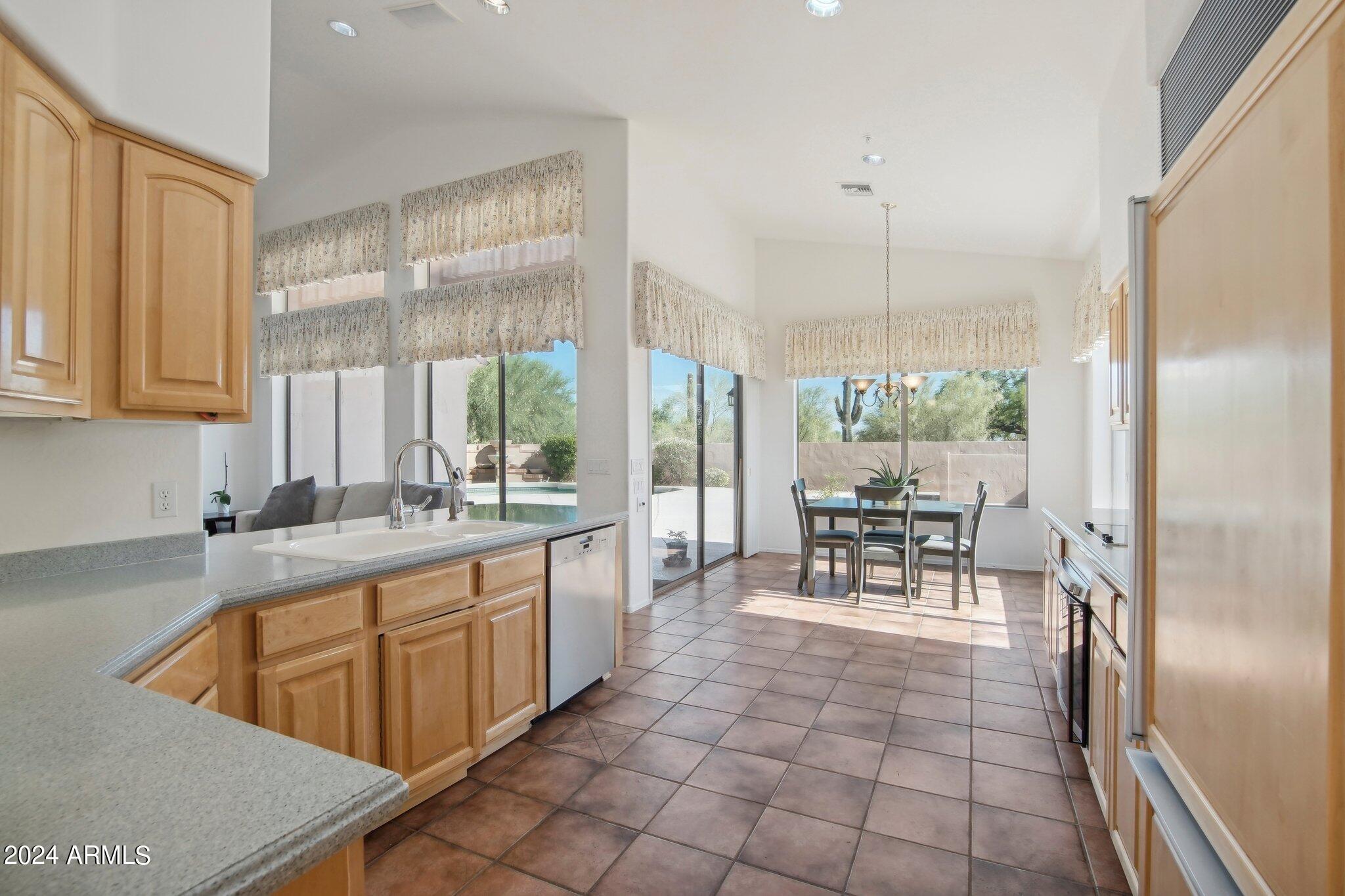 9085 E CASITAS DEL RIO Drive