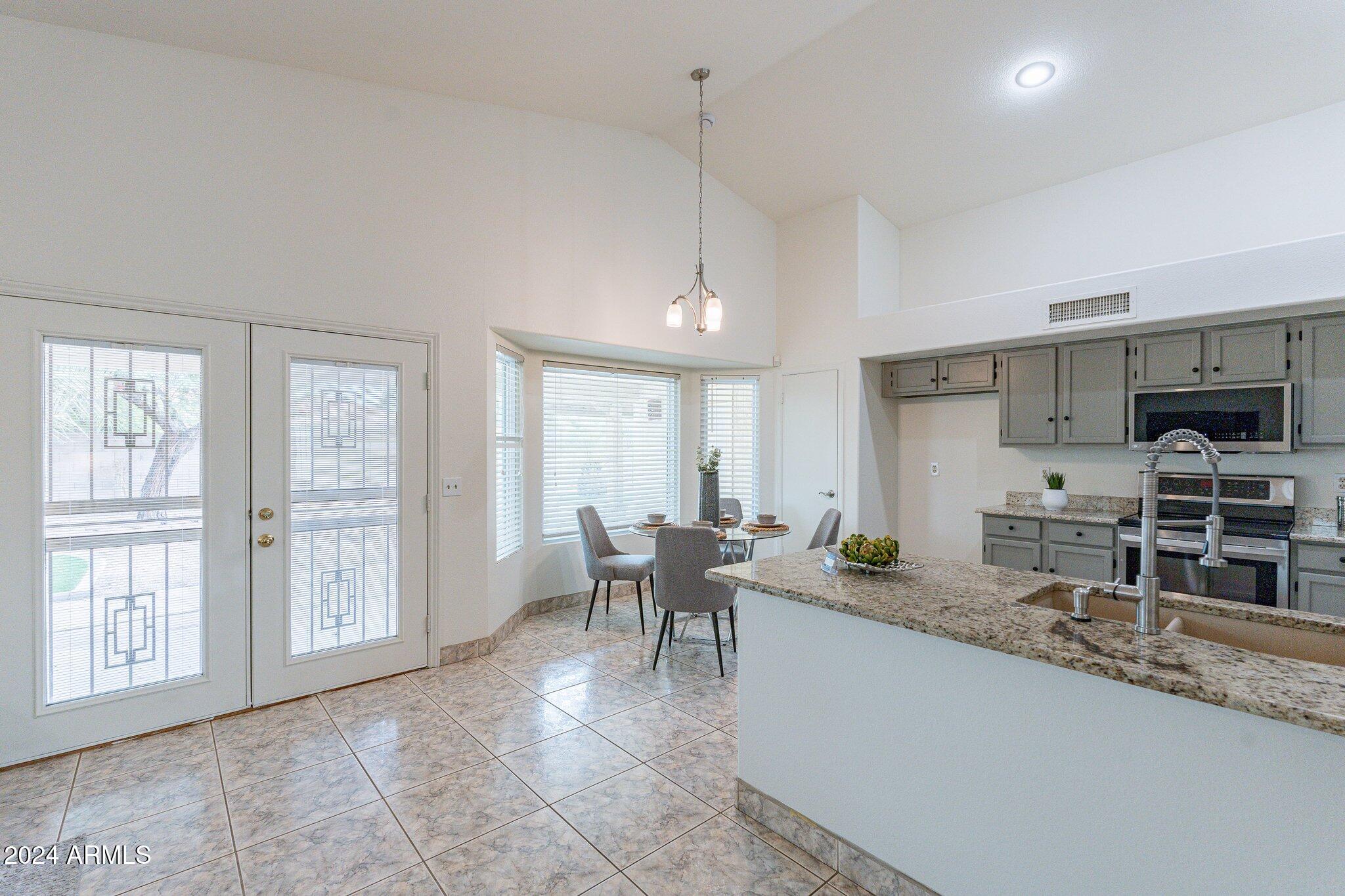 159 S COMANCHE Drive