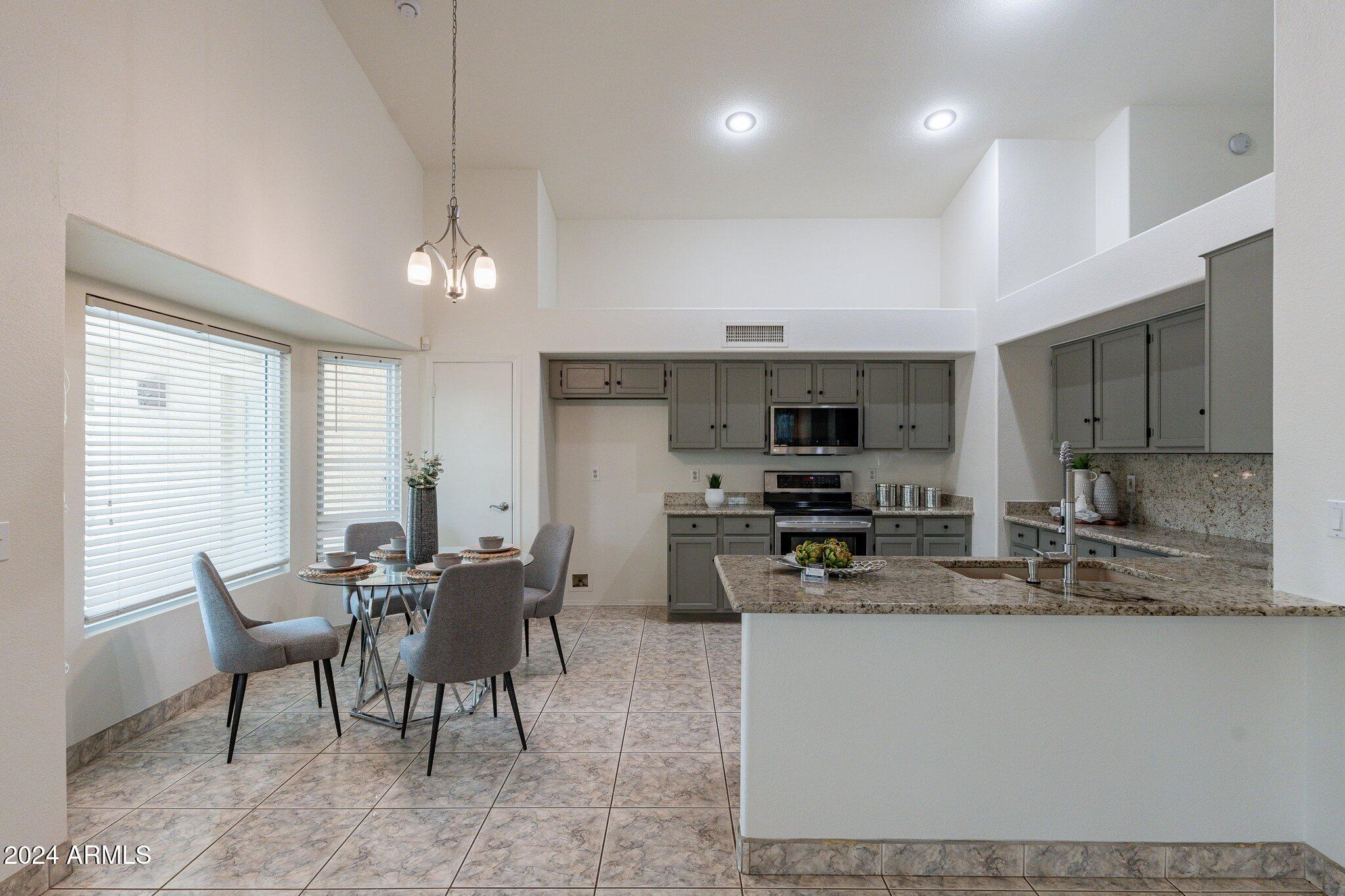 159 S COMANCHE Drive