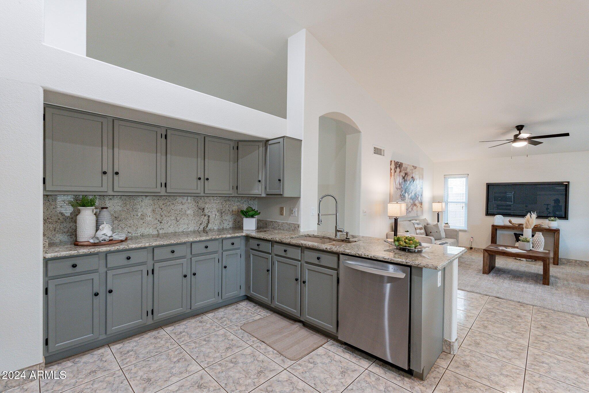 159 S COMANCHE Drive